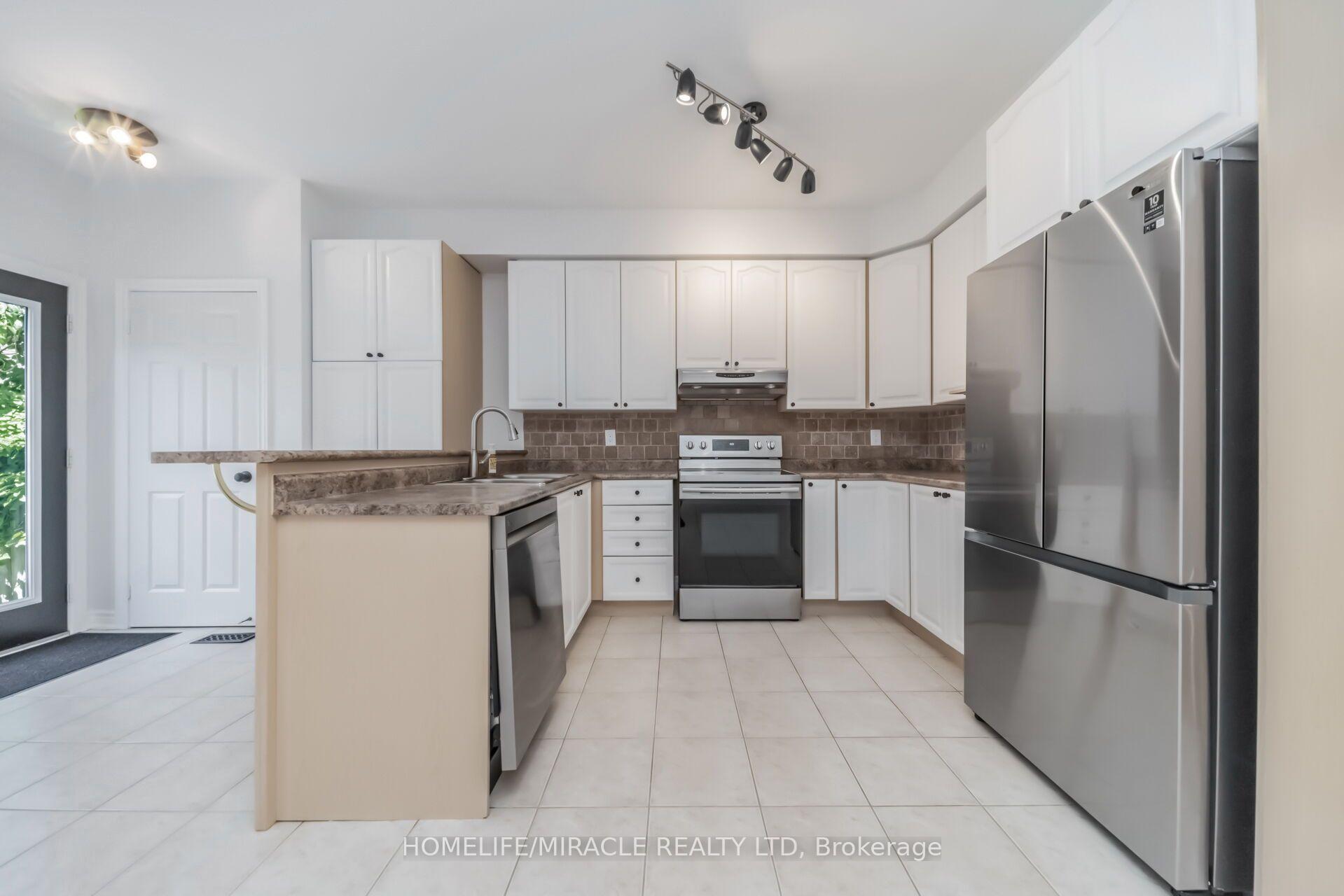 Photo 14 of 257 Gatwick Drive, Oakville, River Oaks — HOMEH