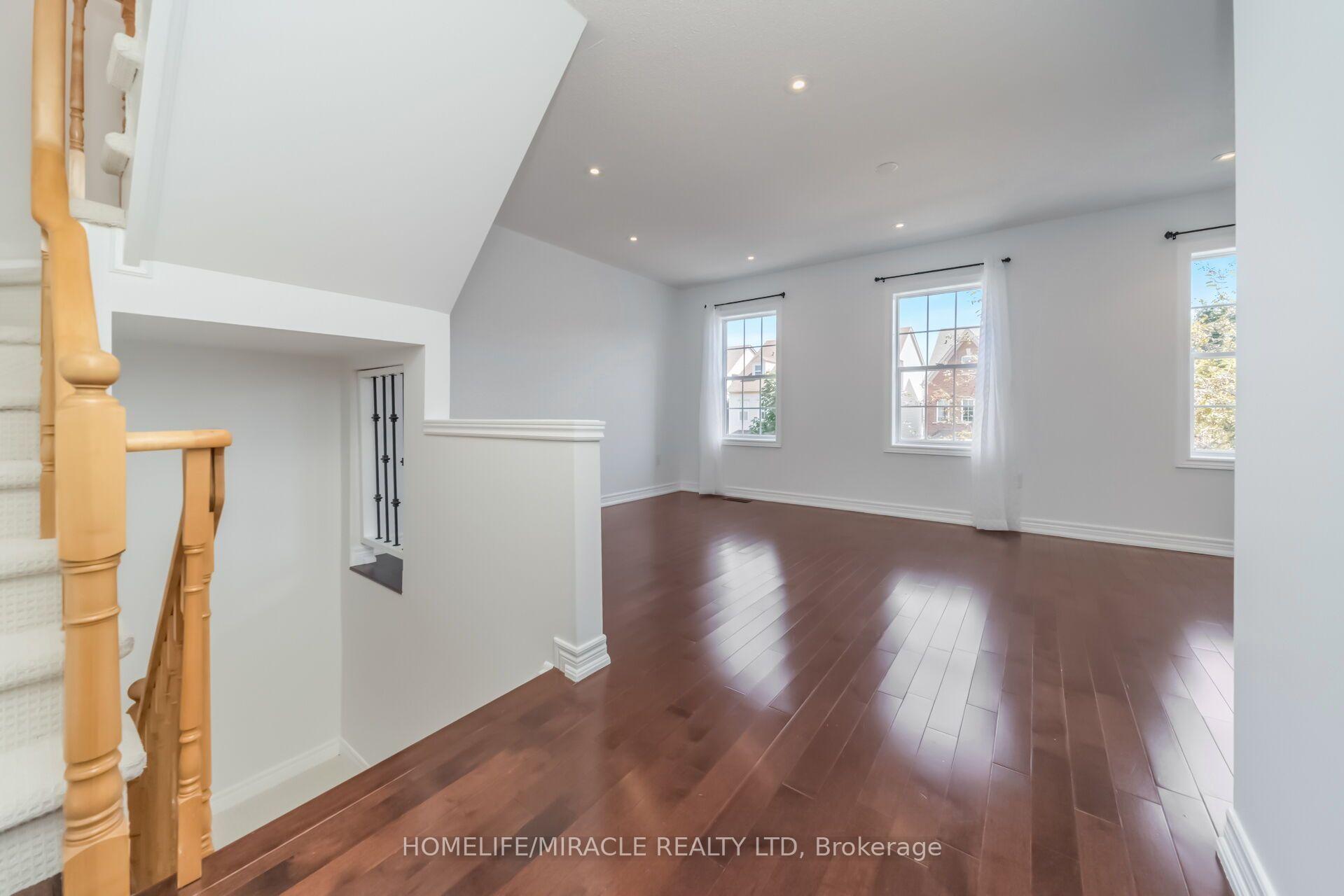 Photo 17 of 257 Gatwick Drive, Oakville, River Oaks — HOMEH