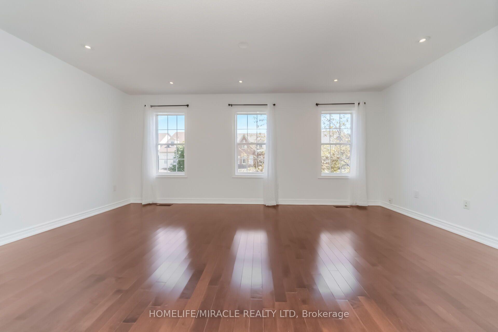 Photo 18 of 257 Gatwick Drive, Oakville, River Oaks — HOMEH