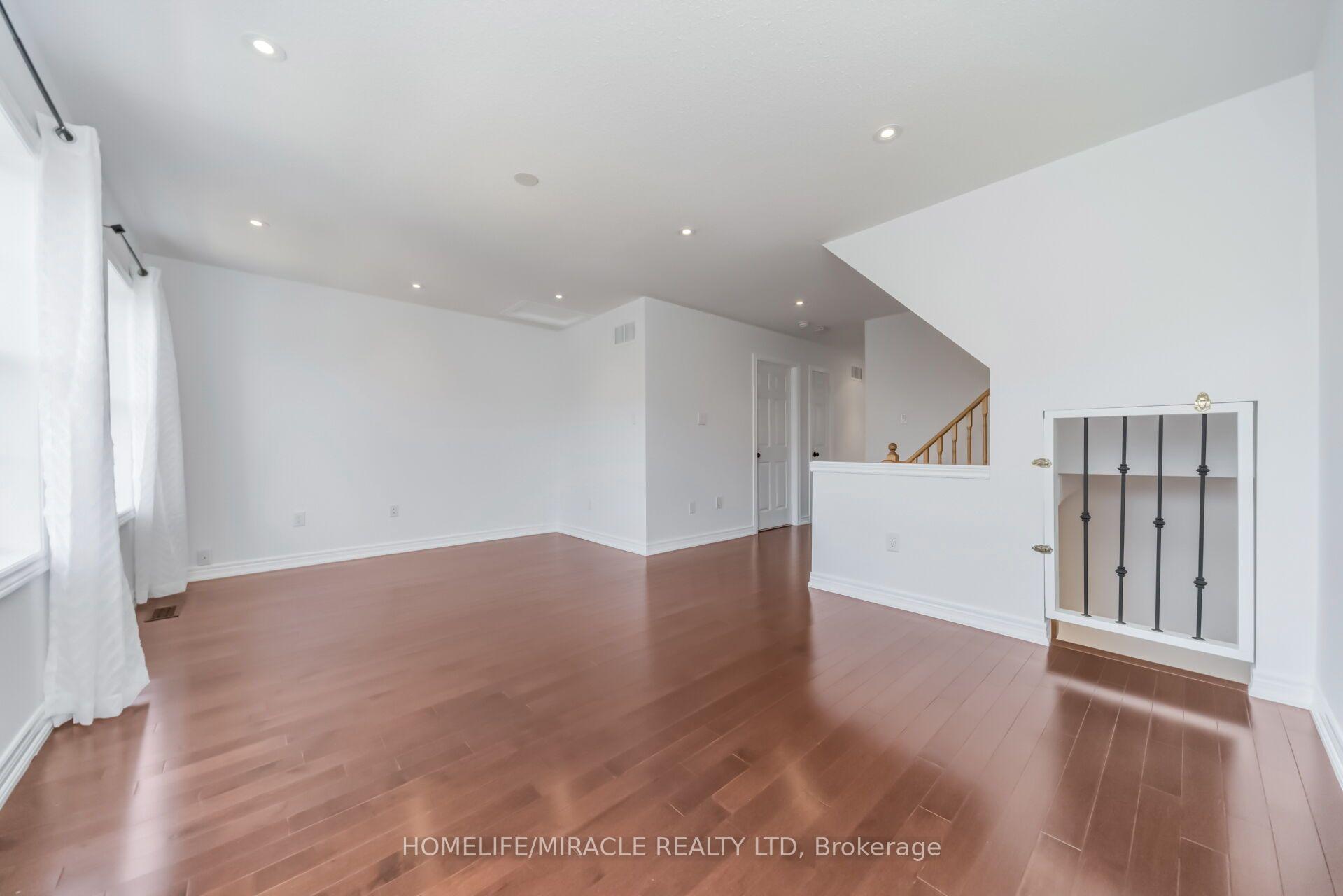 Photo 20 of 257 Gatwick Drive, Oakville, River Oaks — HOMEH
