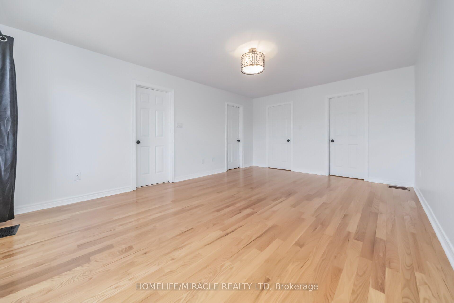Photo 31 of 257 Gatwick Drive, Oakville, River Oaks — HOMEH