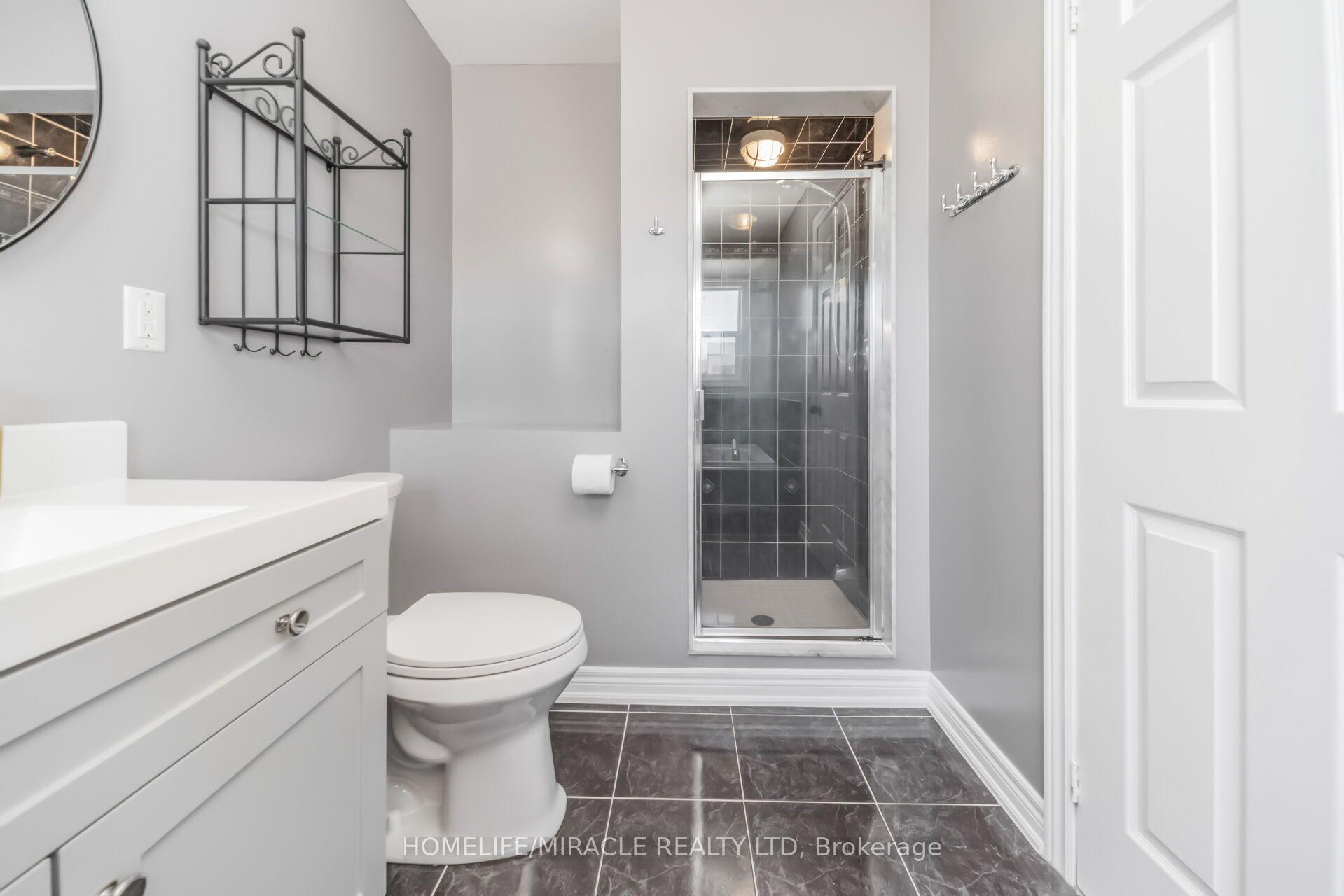 Photo 33 of 257 Gatwick Drive, Oakville, River Oaks — HOMEH
