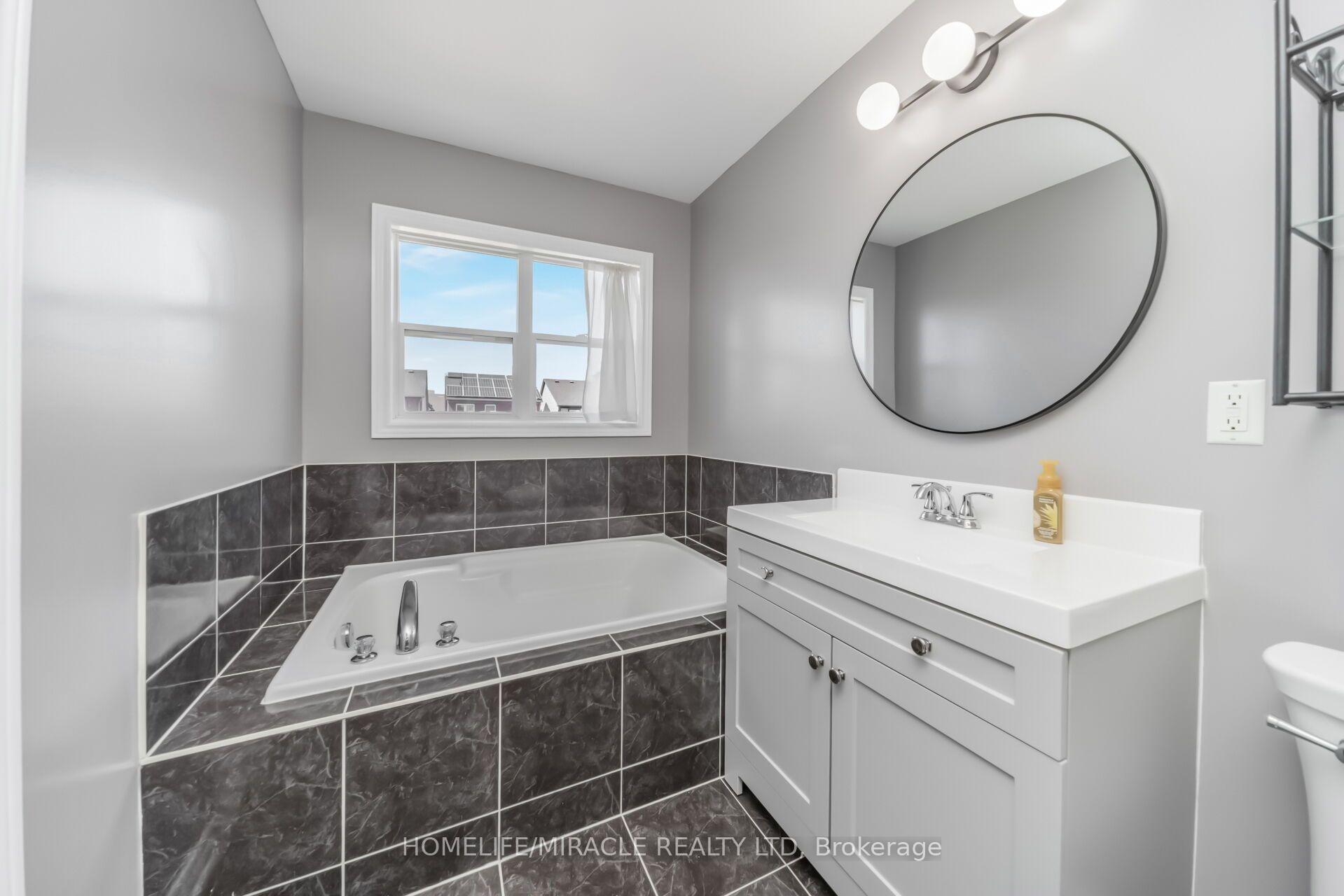 Photo 34 of 257 Gatwick Drive, Oakville, River Oaks — HOMEH