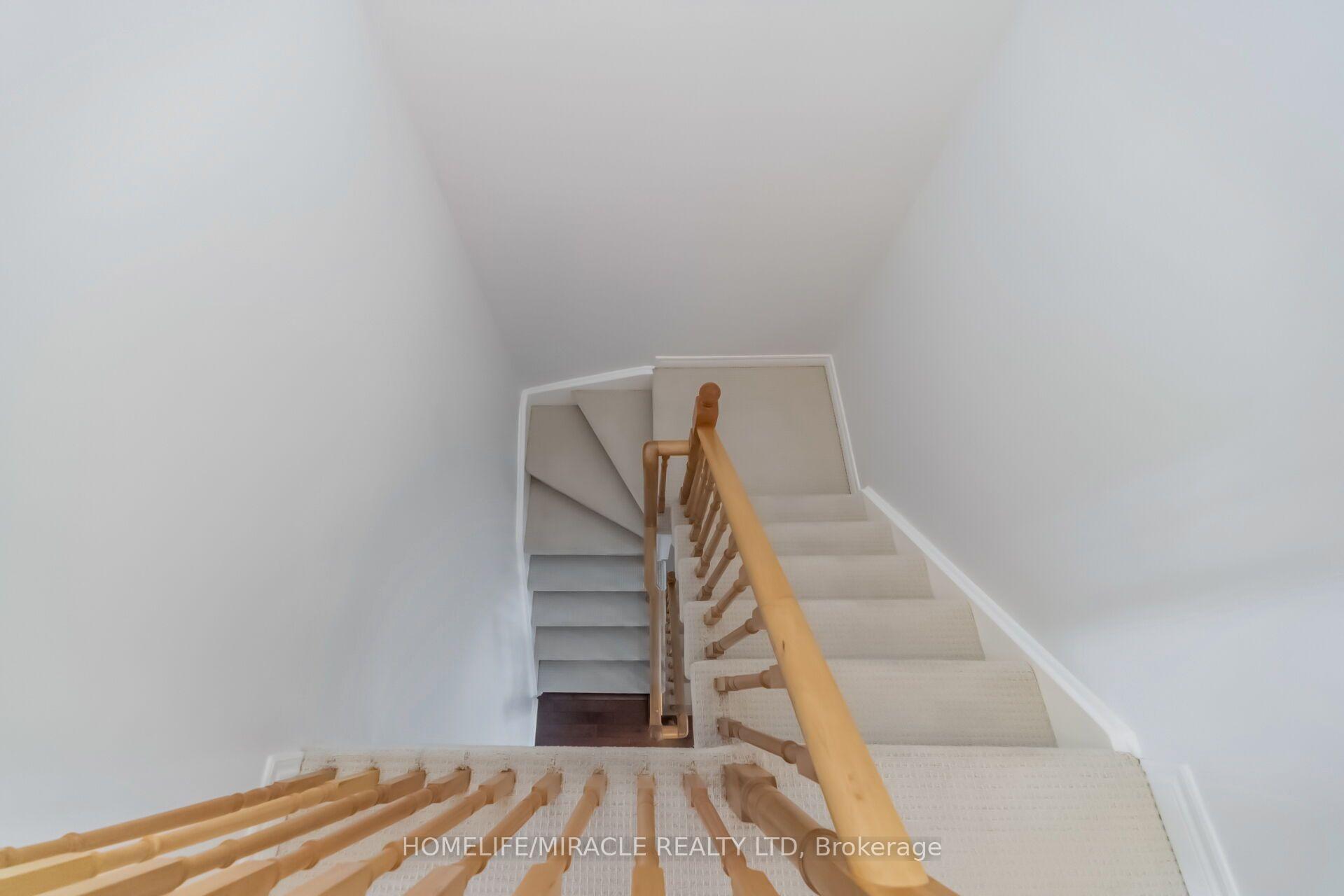 Photo 35 of 257 Gatwick Drive, Oakville, River Oaks — HOMEH