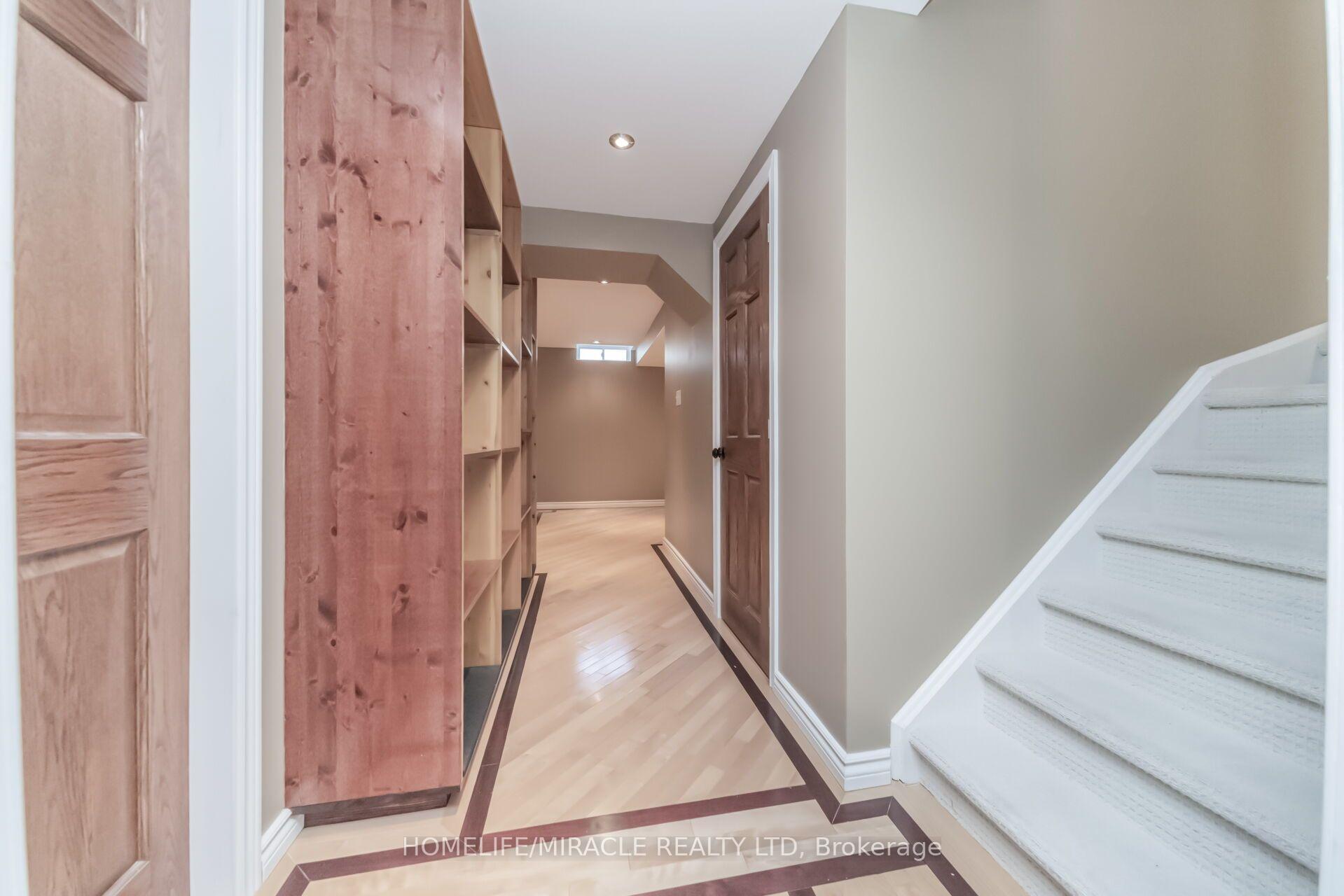 Photo 37 of 257 Gatwick Drive, Oakville, River Oaks — HOMEH