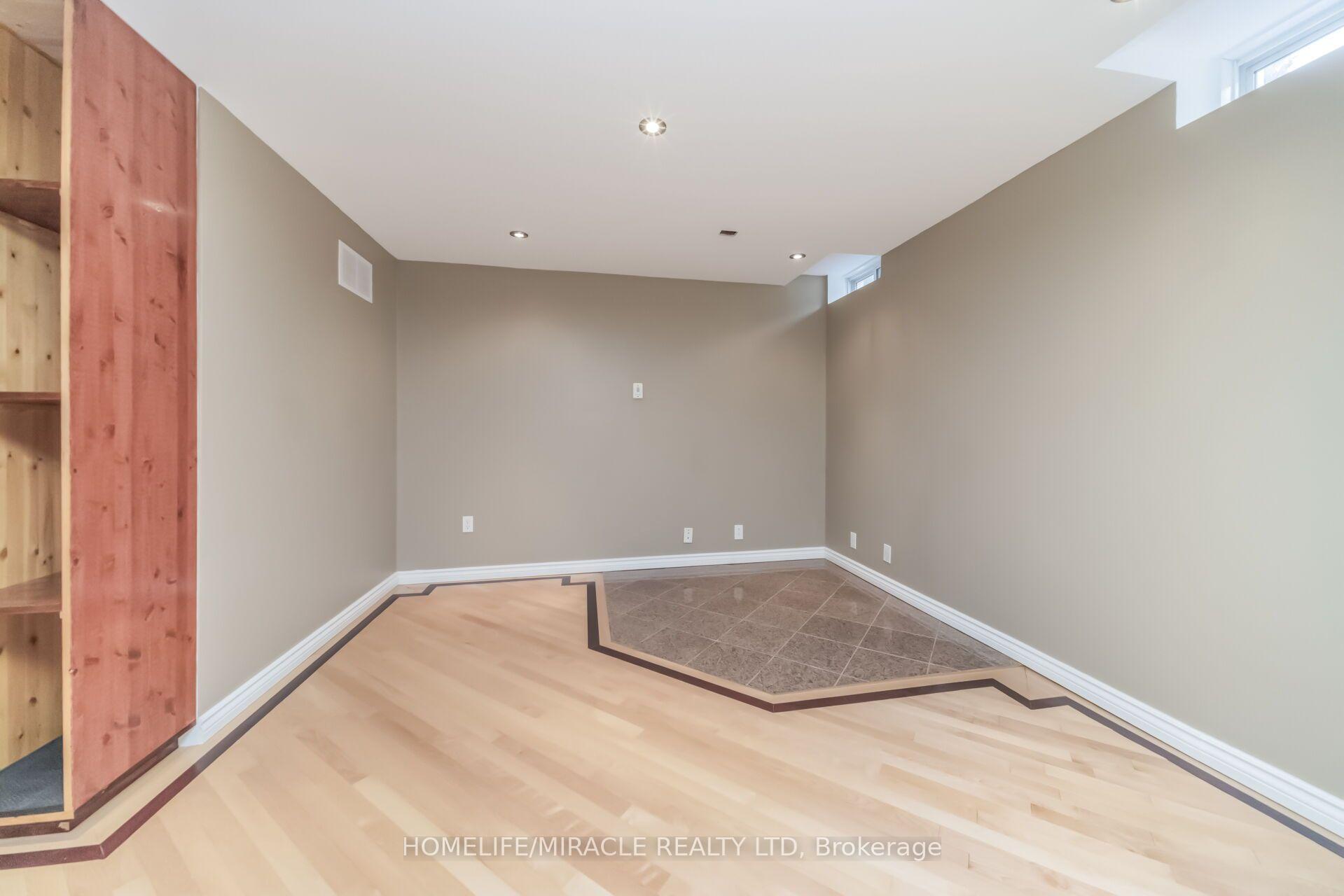Photo 39 of 257 Gatwick Drive, Oakville, River Oaks — HOMEH