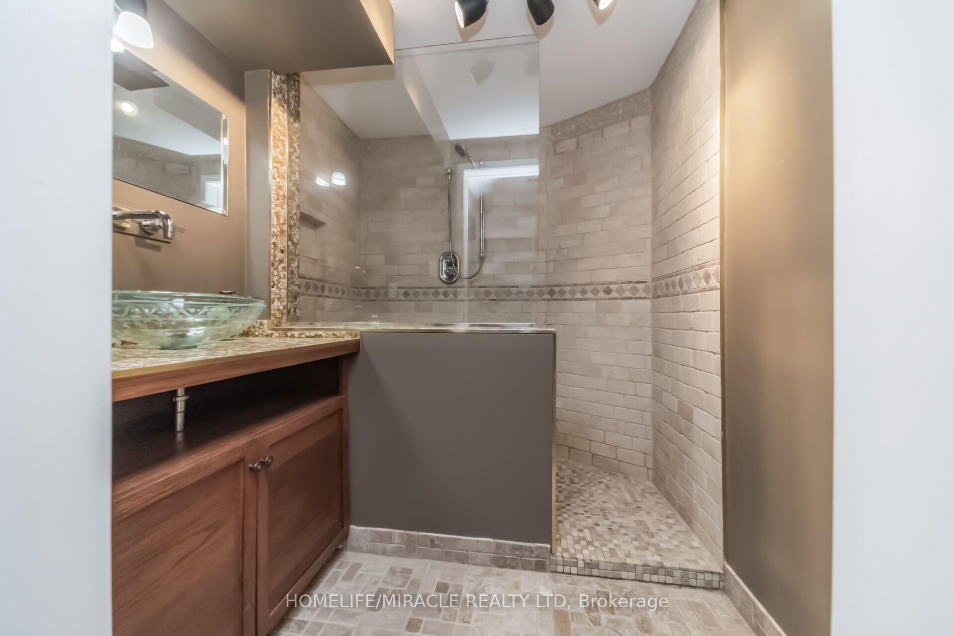 Photo 44 of 257 Gatwick Drive, Oakville, River Oaks — HOMEH