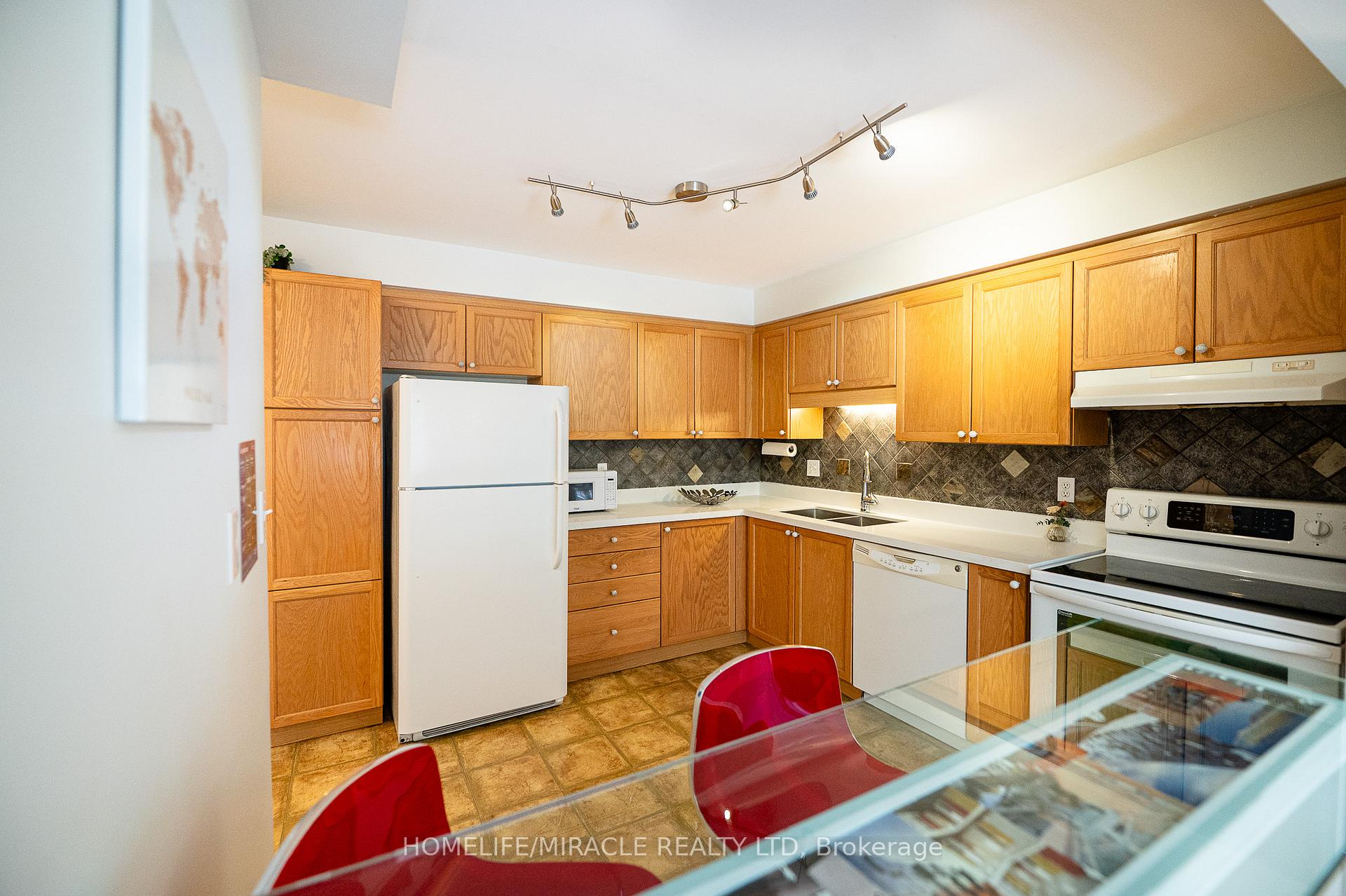 Photo 6 of Unit 55, 151 Clairfields Drive E, Guelph, Pineridge/Westminster Woods — HOMEH