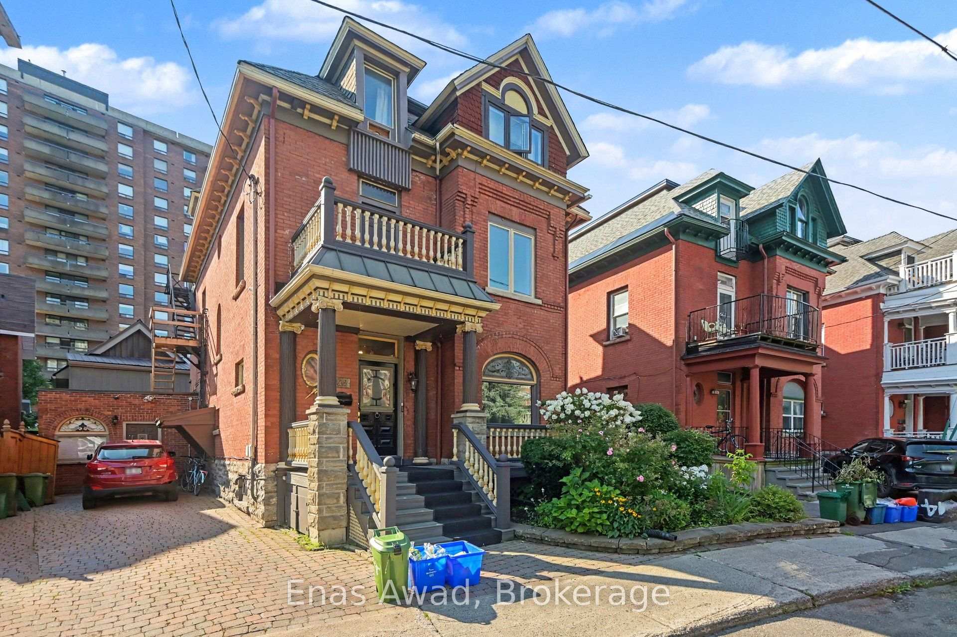 Front of 12 Somerset Street W
