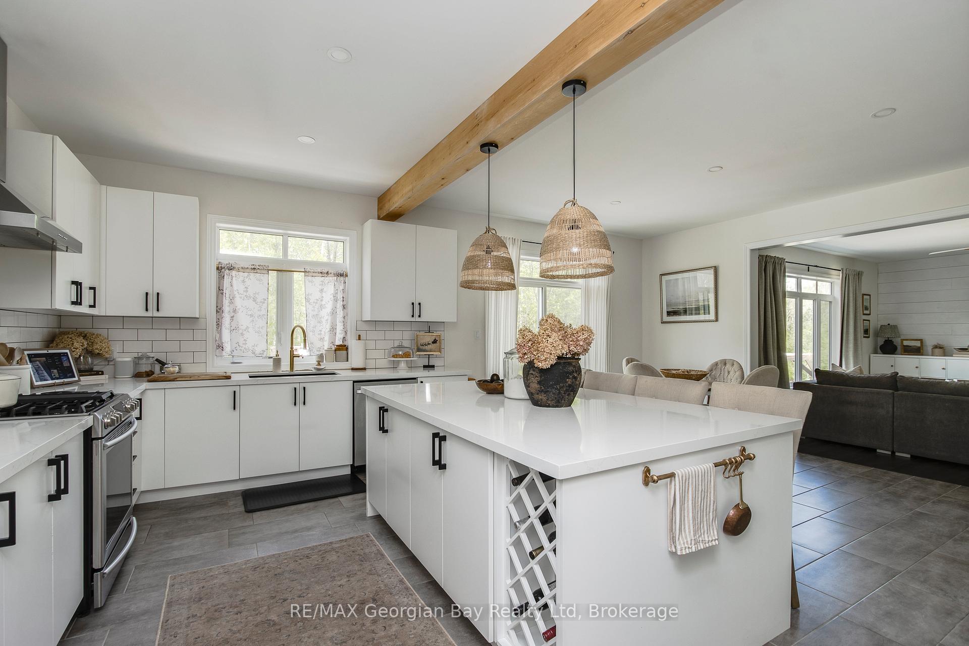 Photo 16 of 215 Roy Drive, Clearview, Stayner — HOMEH