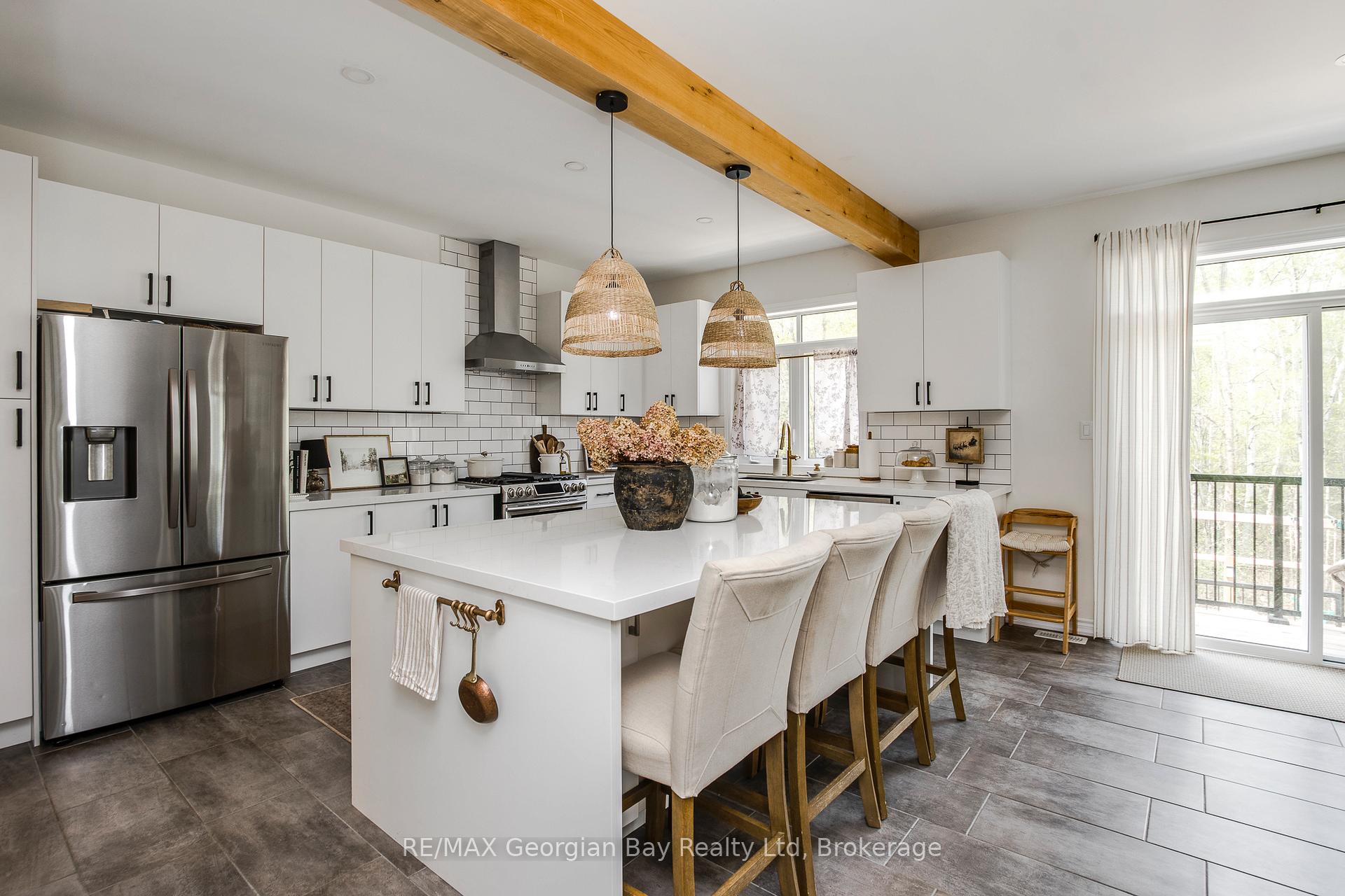 Photo 17 of 215 Roy Drive, Clearview, Stayner — HOMEH
