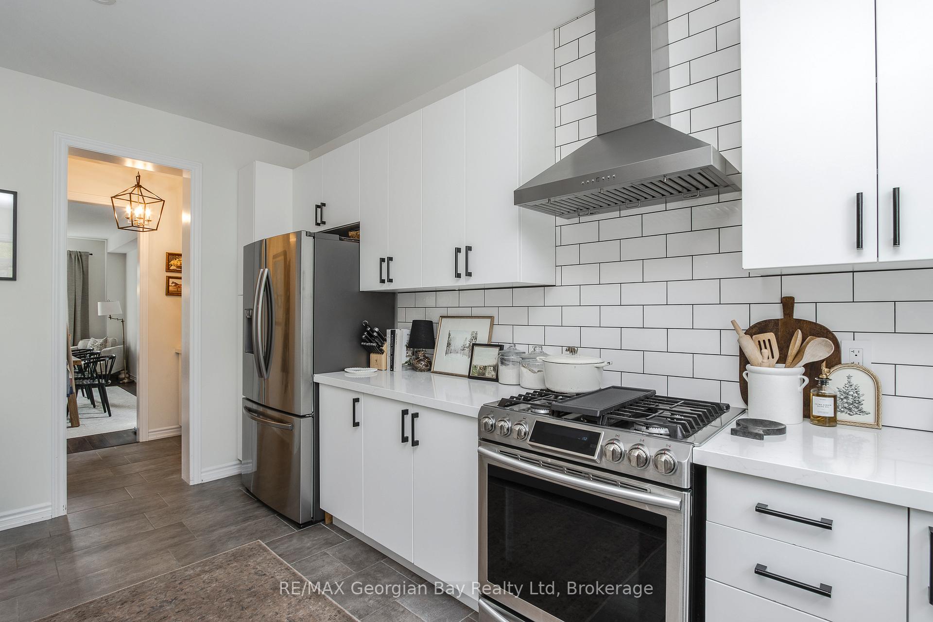 Photo 18 of 215 Roy Drive, Clearview, Stayner — HOMEH