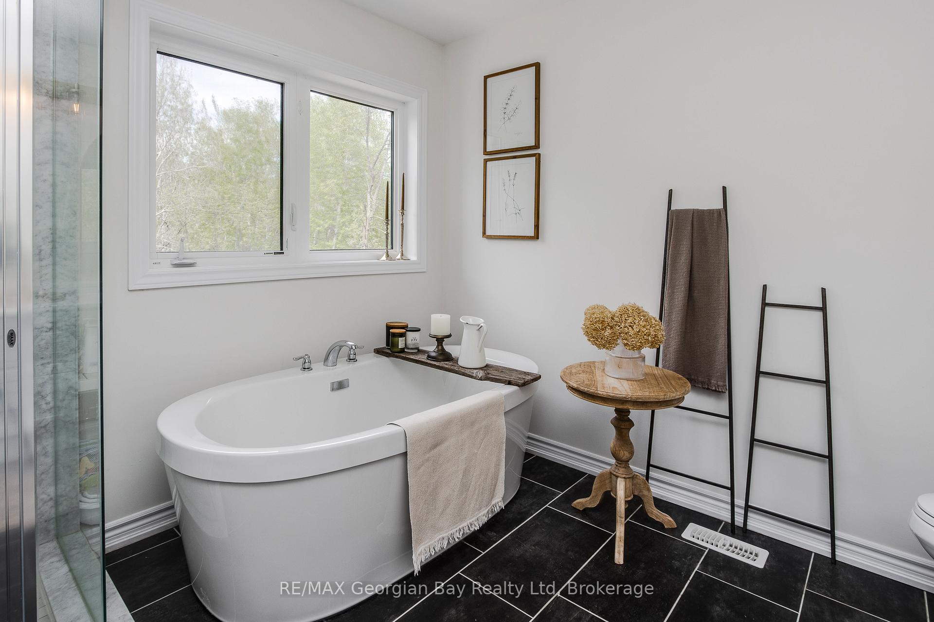 Photo 26 of 215 Roy Drive, Clearview, Stayner — HOMEH