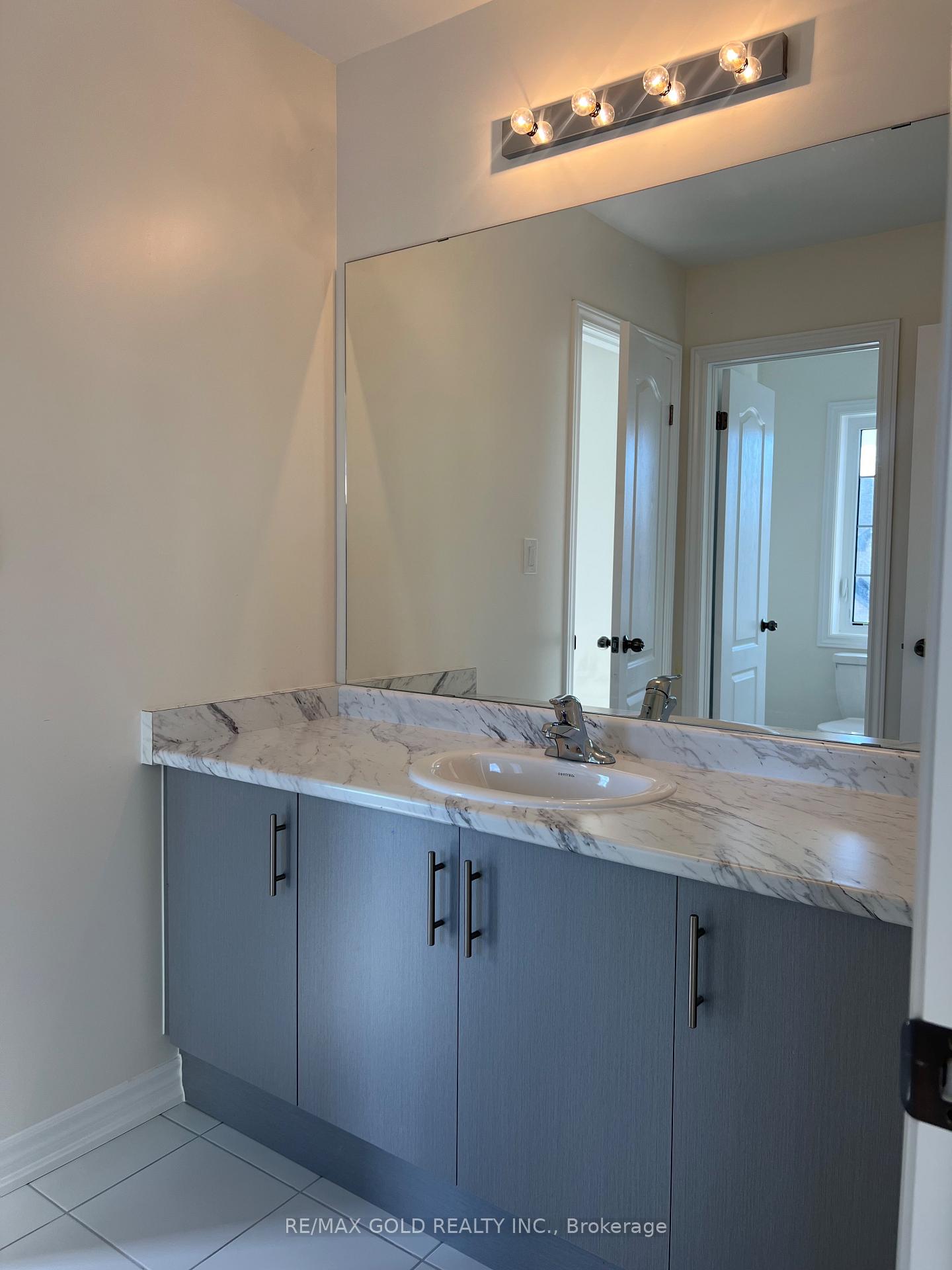 Photo 12 of 4 Lawrence D. Pridham Avenue, New Tecumseth, Rural New Tecumseth — HOMEH
