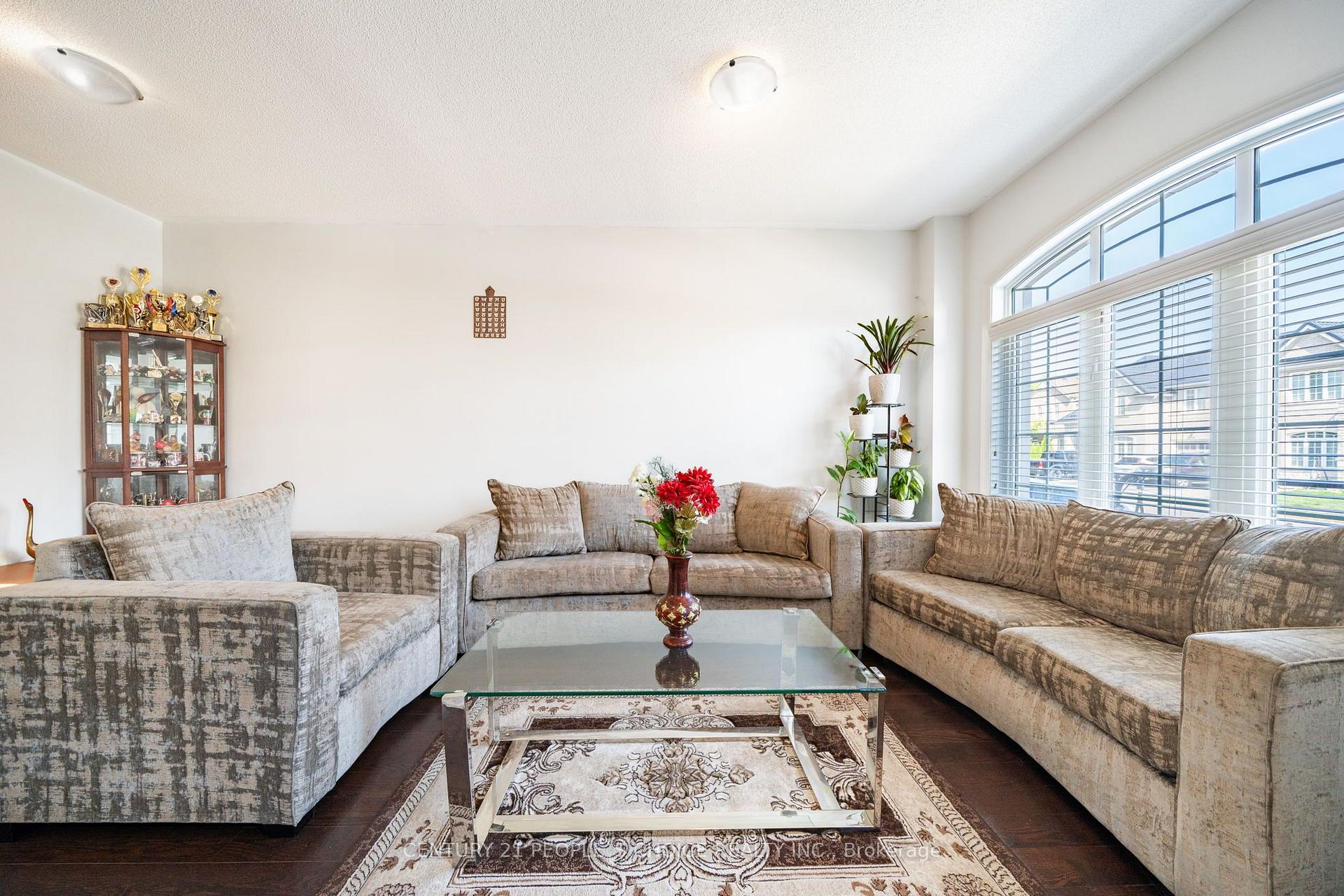 Photo 8 of 86 Daden oaks Drive, Brampton, Bram East — HOMEH