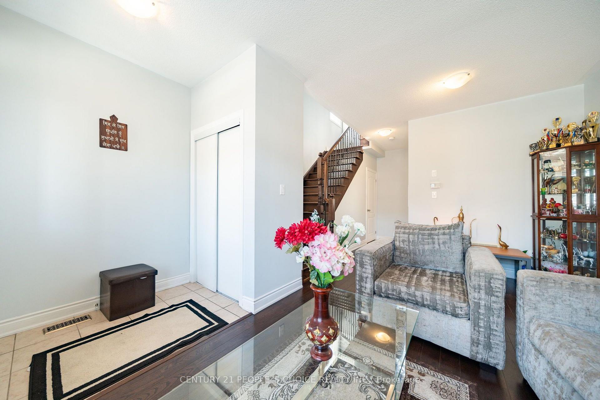 Photo 9 of 86 Daden oaks Drive, Brampton, Bram East — HOMEH
