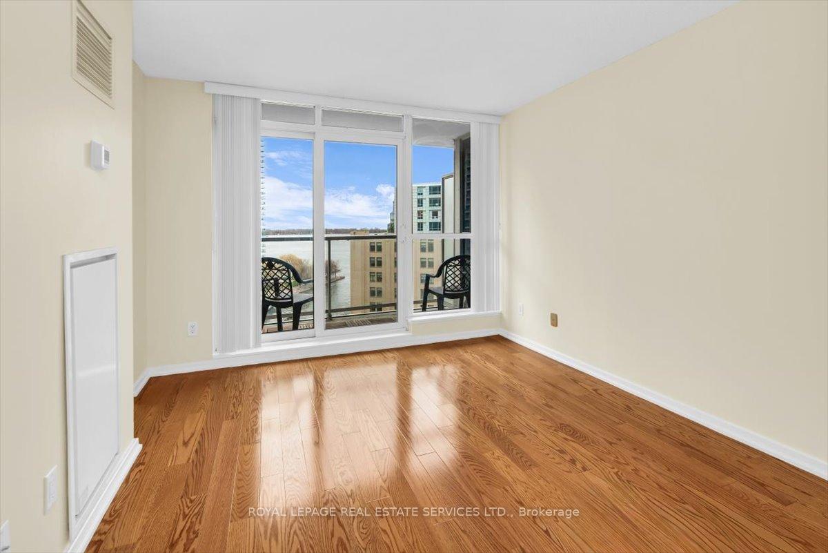 Photo 3 of Unit 1104, 208 Queens Quay W, Toronto, Waterfront Communities — HOMEH
