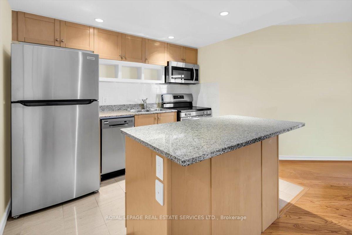 Photo 8 of Unit 1104, 208 Queens Quay W, Toronto, Waterfront Communities — HOMEH