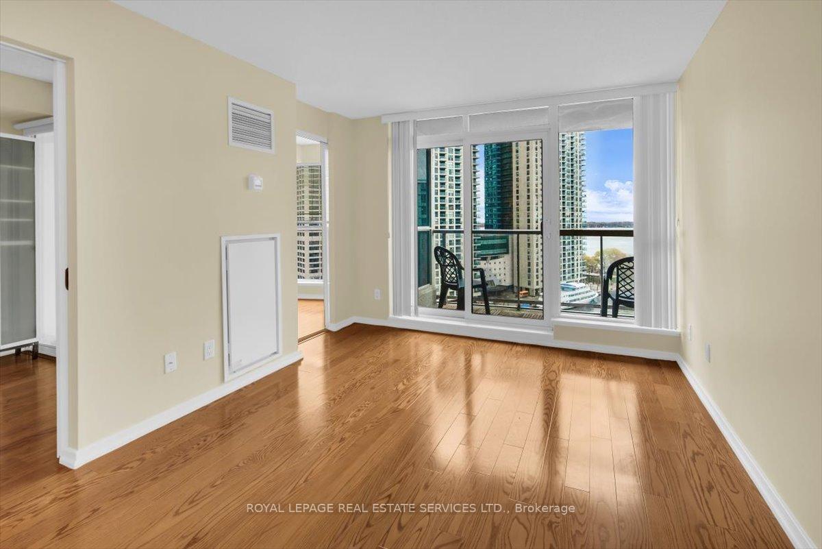 Photo 11 of Unit 1104, 208 Queens Quay W, Toronto, Waterfront Communities — HOMEH