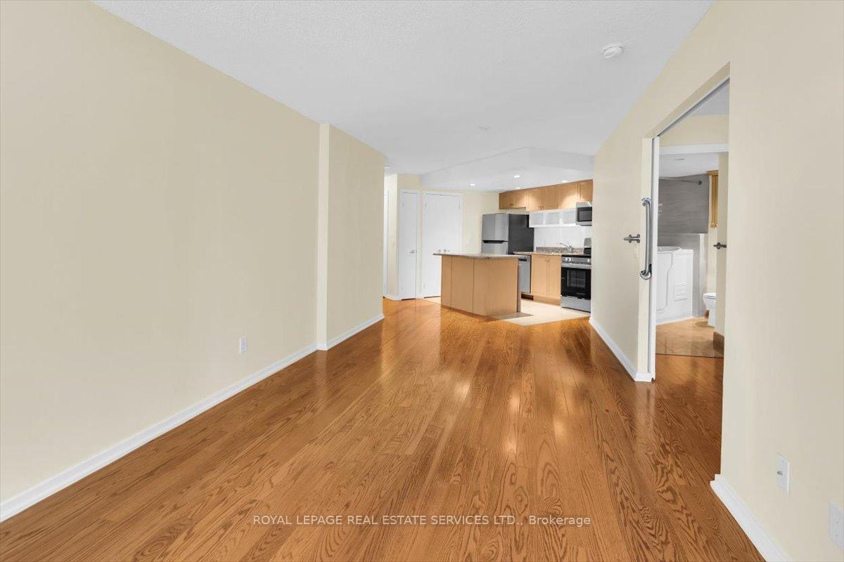 Photo 12 of Unit 1104, 208 Queens Quay W, Toronto, Waterfront Communities — HOMEH