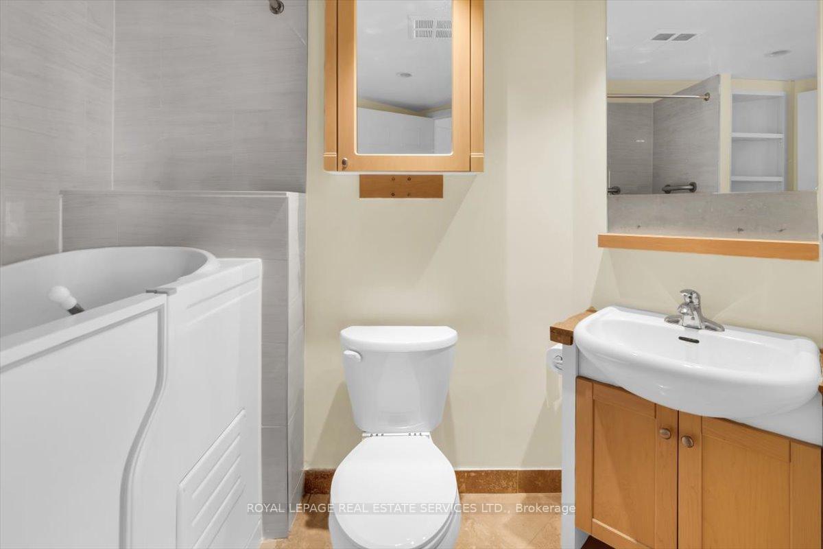 Photo 21 of Unit 1104, 208 Queens Quay W, Toronto, Waterfront Communities — HOMEH