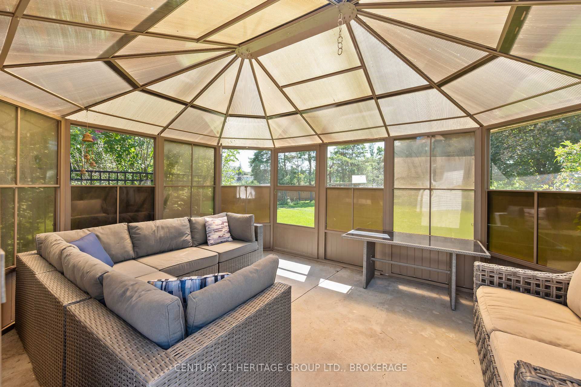 Photo 5 of 18 Keates Place, Kingston, Rideau — HOMEH