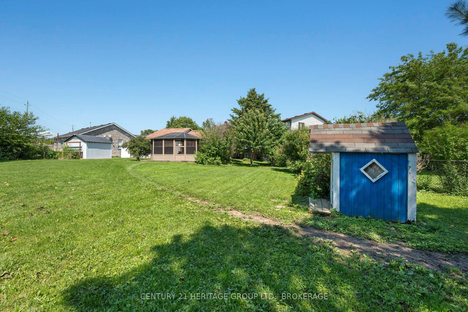 Photo 9 of 18 Keates Place, Kingston, Rideau — HOMEH