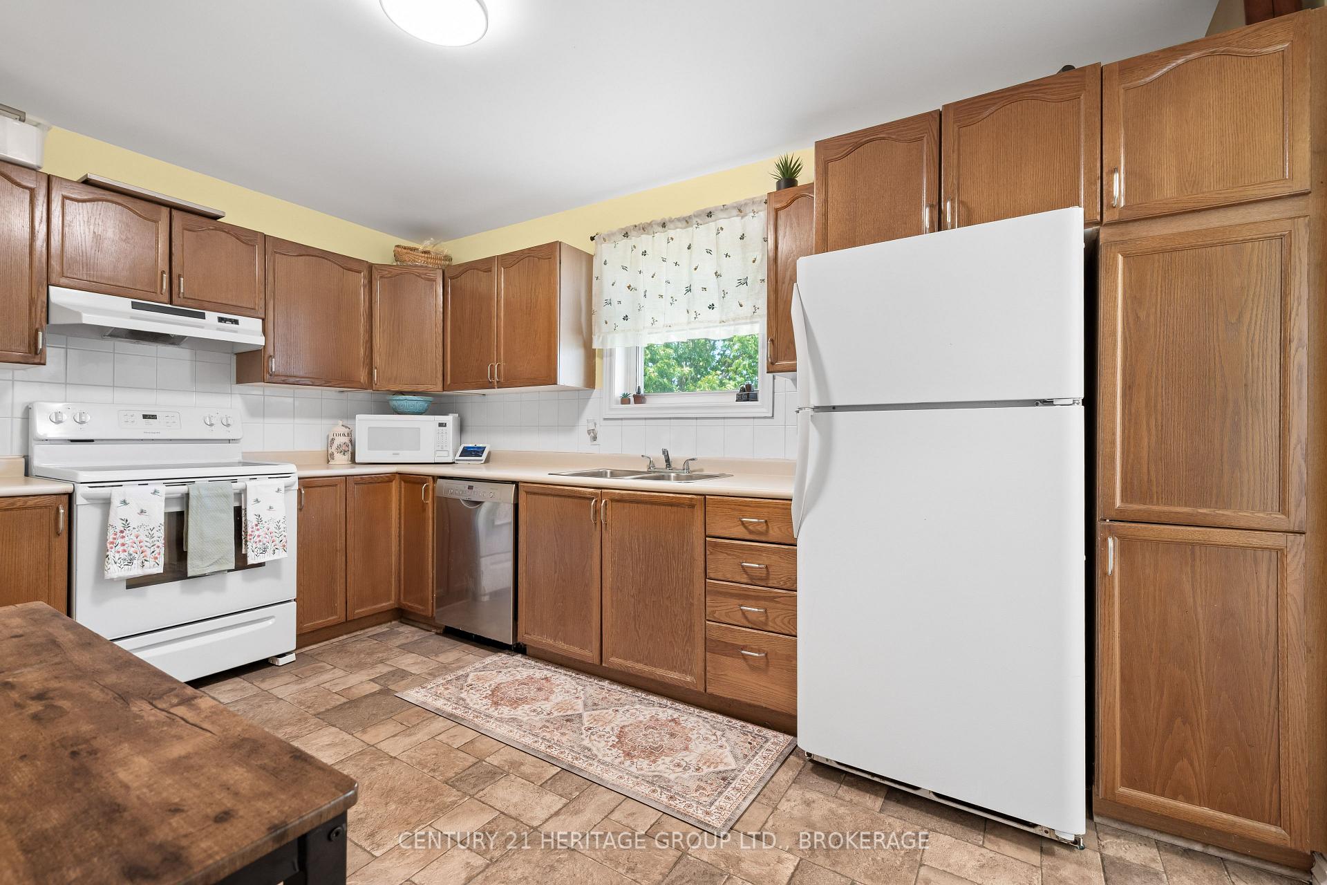 Photo 14 of 18 Keates Place, Kingston, Rideau — HOMEH