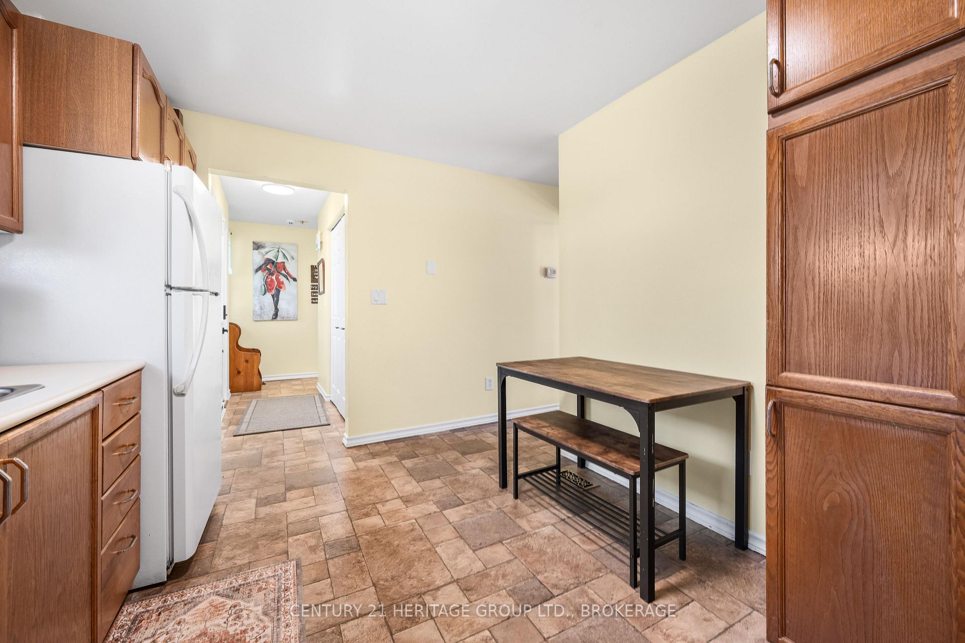 Photo 15 of 18 Keates Place, Kingston, Rideau — HOMEH