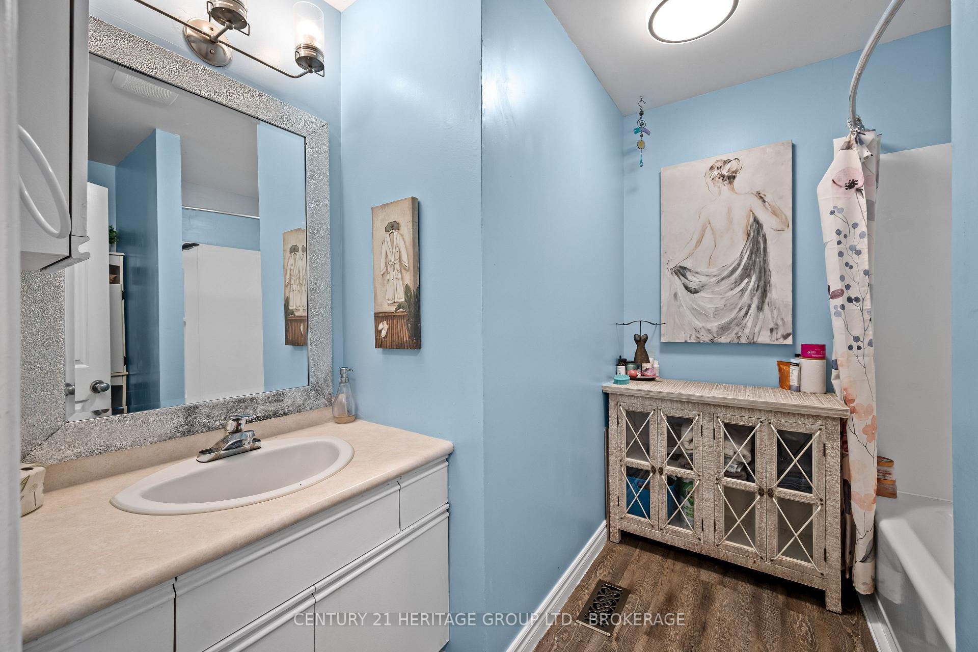 Photo 26 of 18 Keates Place, Kingston, Rideau — HOMEH