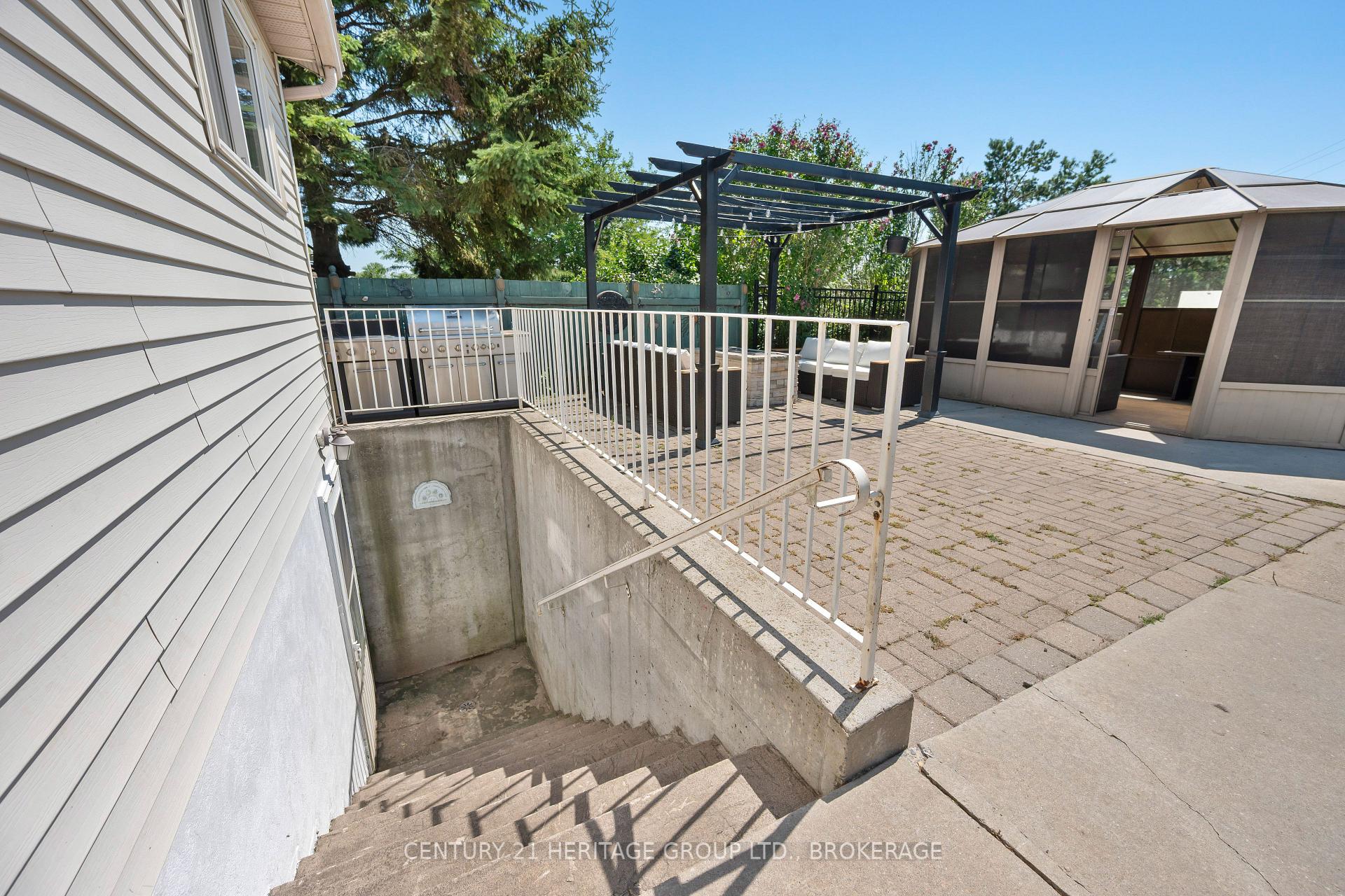 Photo 38 of 18 Keates Place, Kingston, Rideau — HOMEH