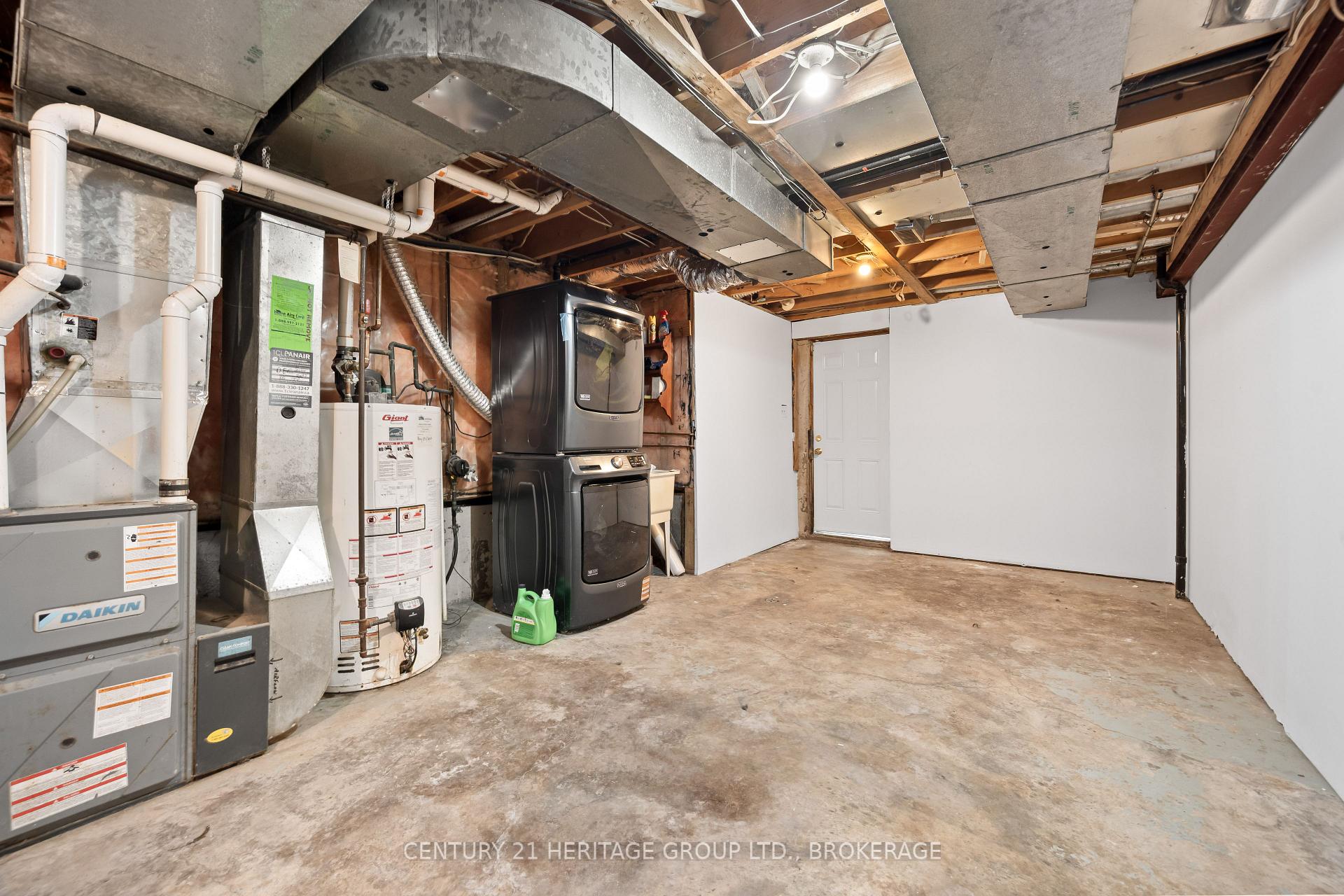 Photo 41 of 18 Keates Place, Kingston, Rideau — HOMEH
