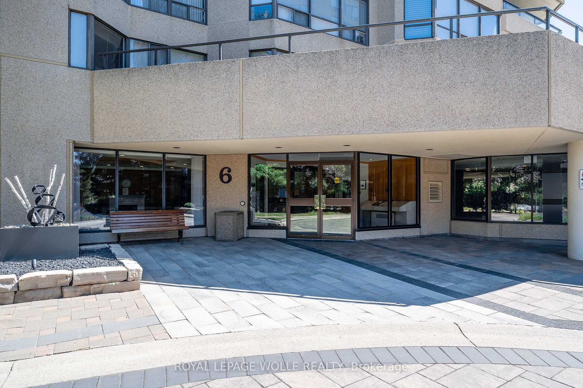Photo 2 of Unit 802, 6 Willow Street, Waterloo, Uptown Waterloo/North Ward — HOMEH