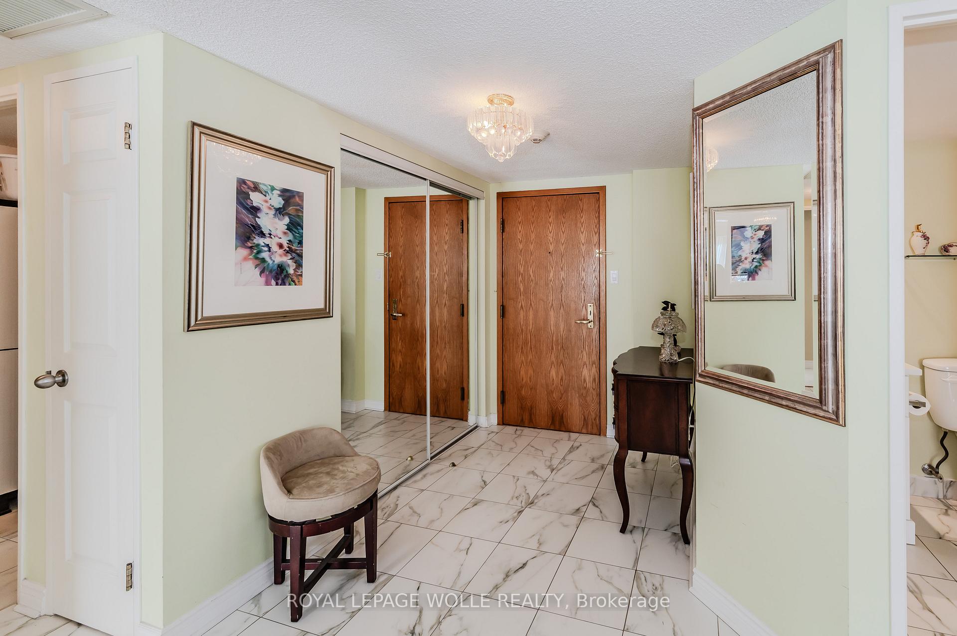 Photo 5 of Unit 802, 6 Willow Street, Waterloo, Uptown Waterloo/North Ward — HOMEH