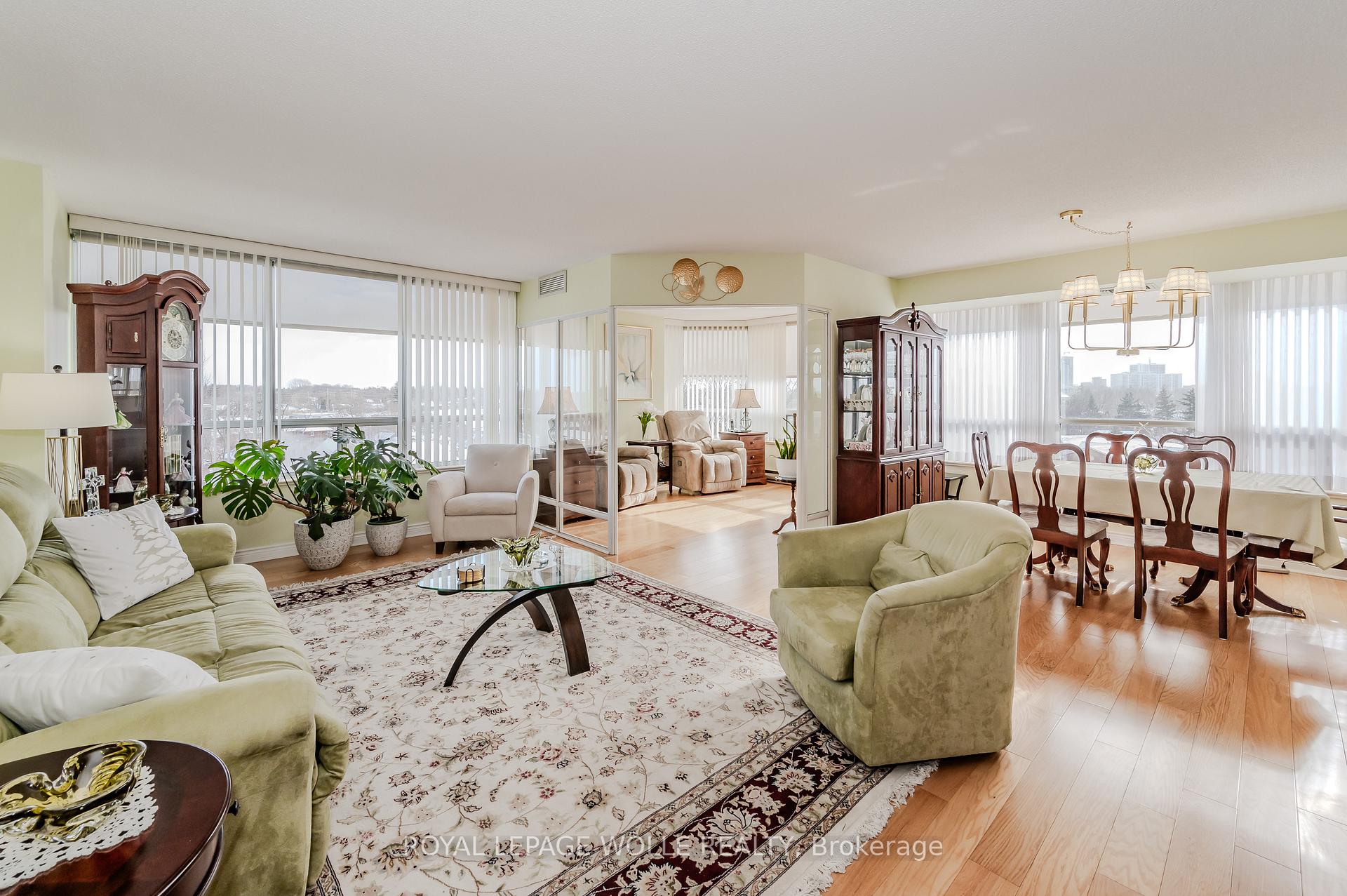 Photo 6 of Unit 802, 6 Willow Street, Waterloo, Uptown Waterloo/North Ward — HOMEH