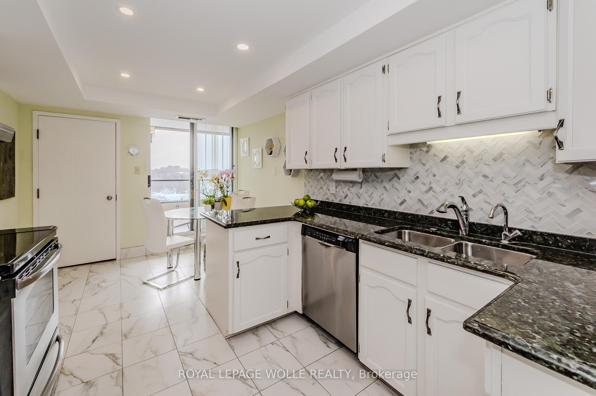 Photo 16 of Unit 802, 6 Willow Street, Waterloo, Uptown Waterloo/North Ward — HOMEH