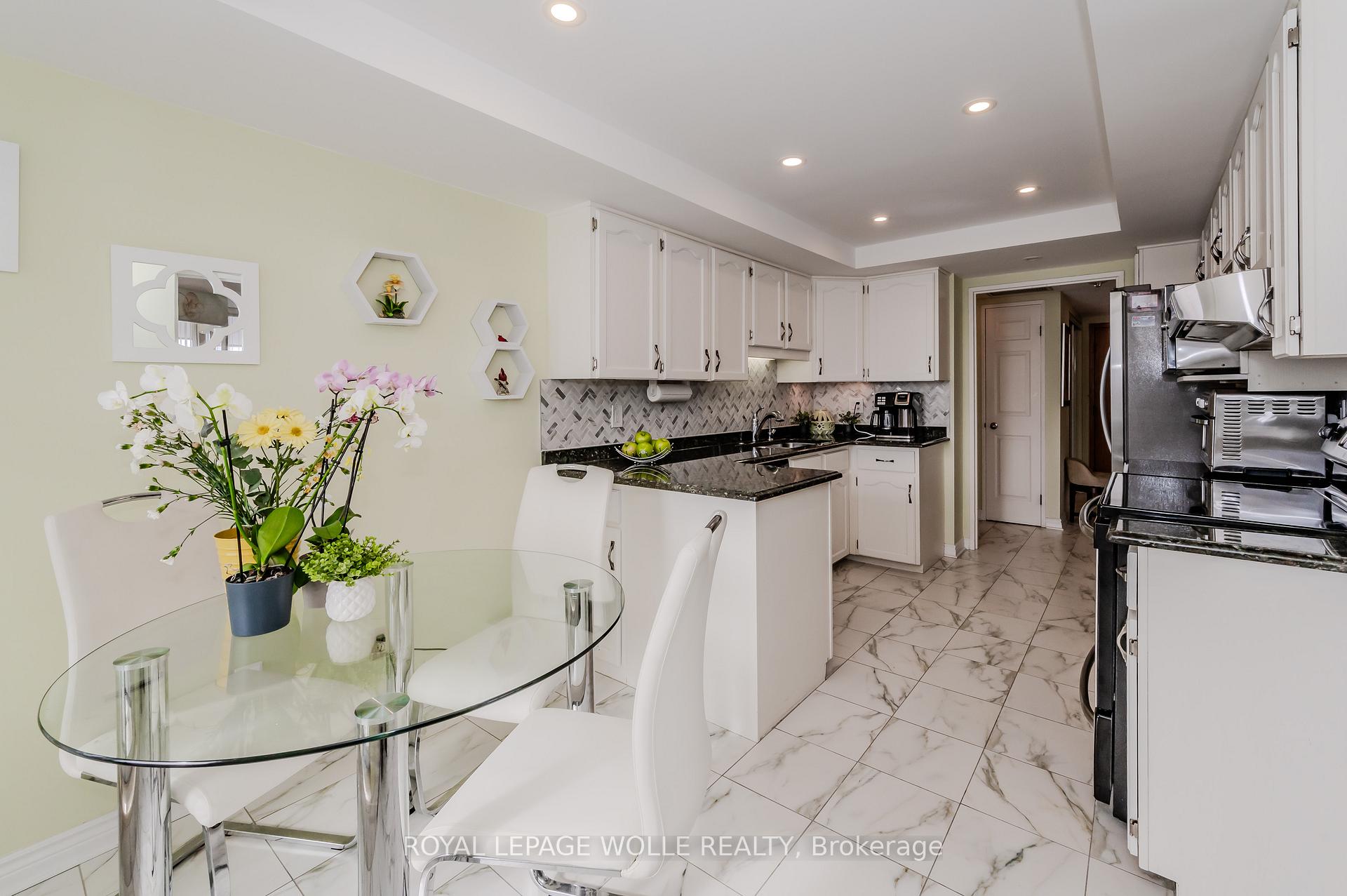 Photo 19 of Unit 802, 6 Willow Street, Waterloo, Uptown Waterloo/North Ward — HOMEH