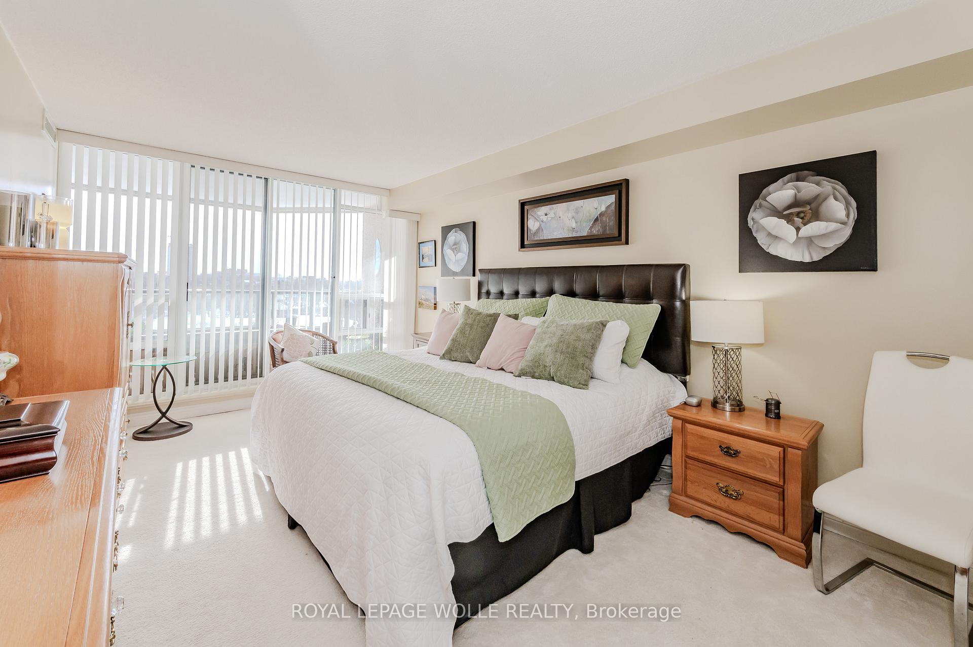Photo 22 of Unit 802, 6 Willow Street, Waterloo, Uptown Waterloo/North Ward — HOMEH