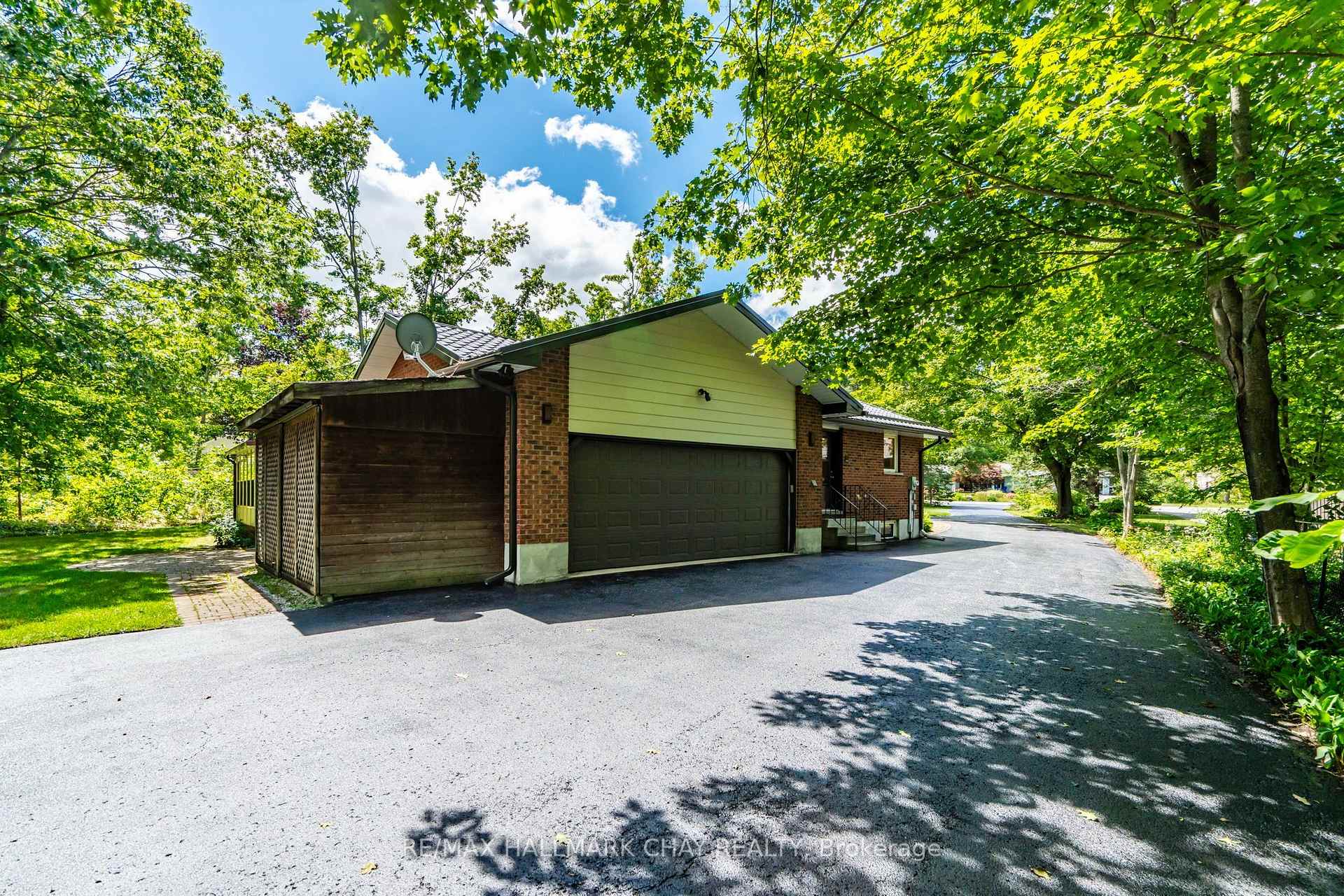 Photo 2 of 75 Cathedral Pines Road, Oro-Medonte, Horseshoe Valley — HOMEH