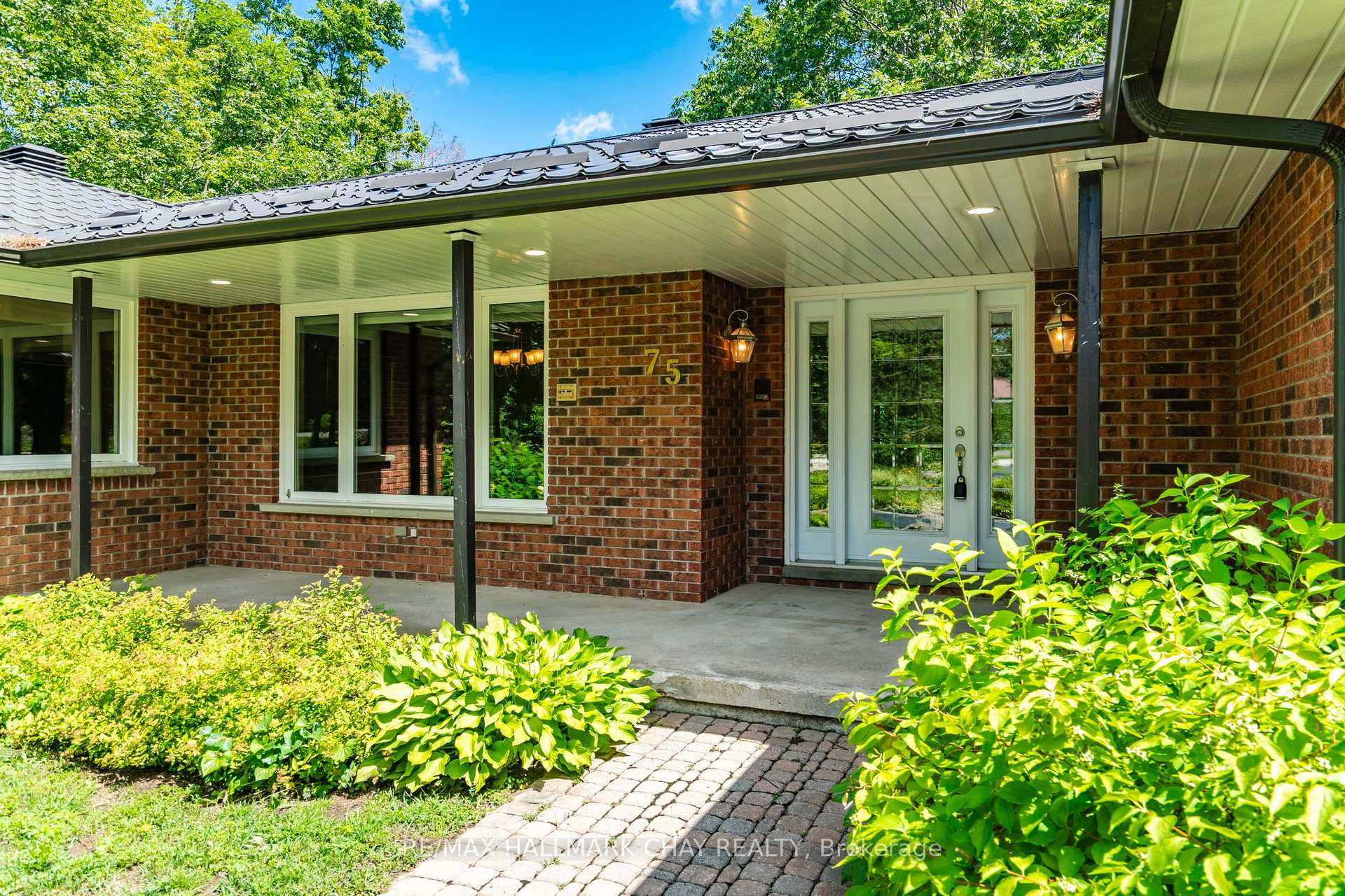 Photo 3 of 75 Cathedral Pines Road, Oro-Medonte, Horseshoe Valley — HOMEH