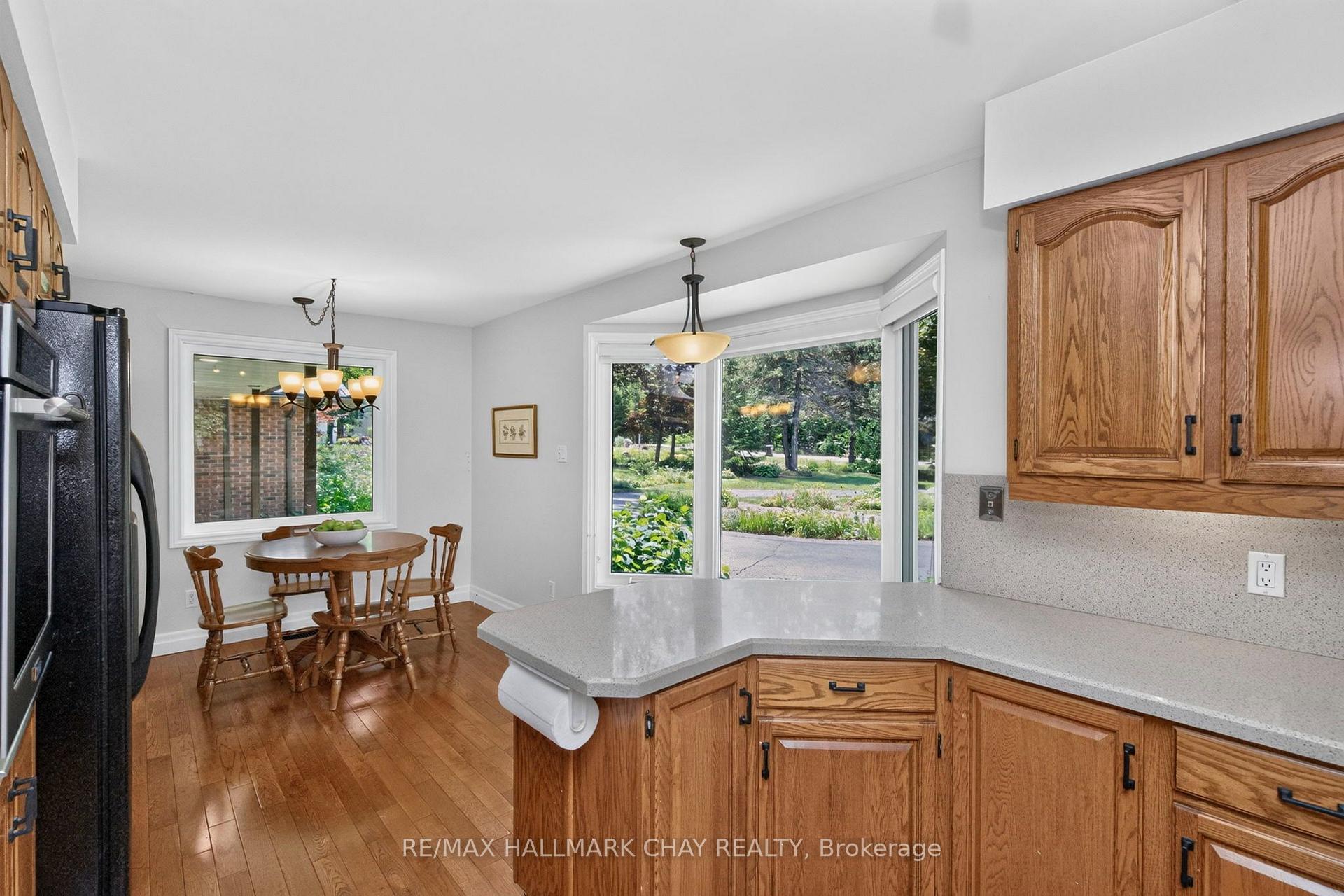 Photo 16 of 75 Cathedral Pines Road, Oro-Medonte, Horseshoe Valley — HOMEH