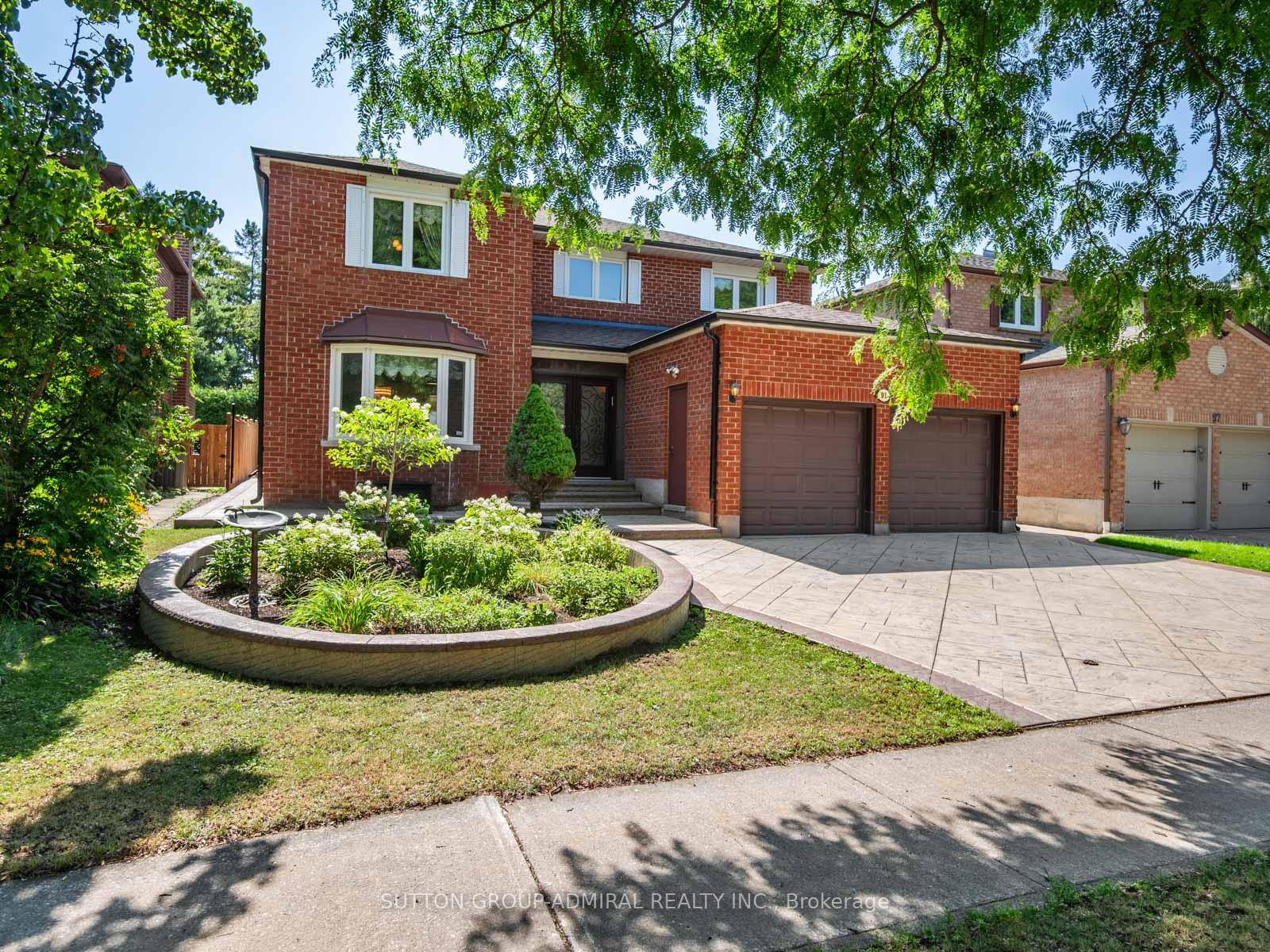 Photo 3 of 91 Robinwood Trail, Vaughan, Brownridge — HOMEH