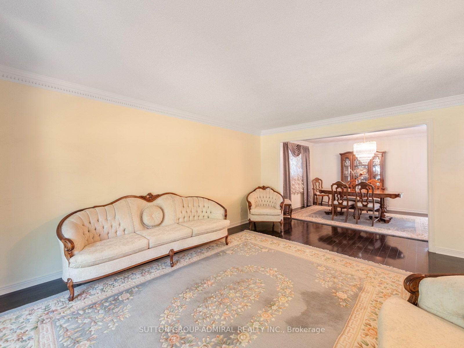 Photo 11 of 91 Robinwood Trail, Vaughan, Brownridge — HOMEH