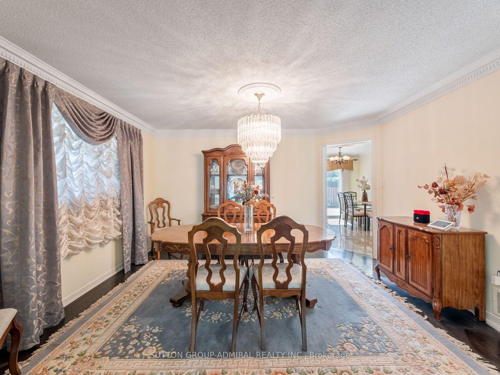 Photo 12 of 91 Robinwood Trail, Vaughan, Brownridge — HOMEH