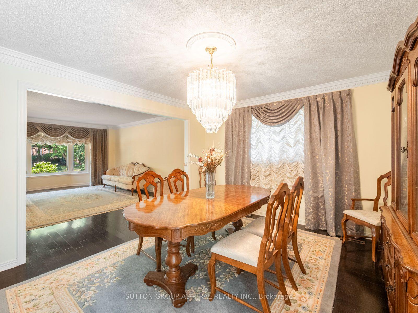 Photo 14 of 91 Robinwood Trail, Vaughan, Brownridge — HOMEH