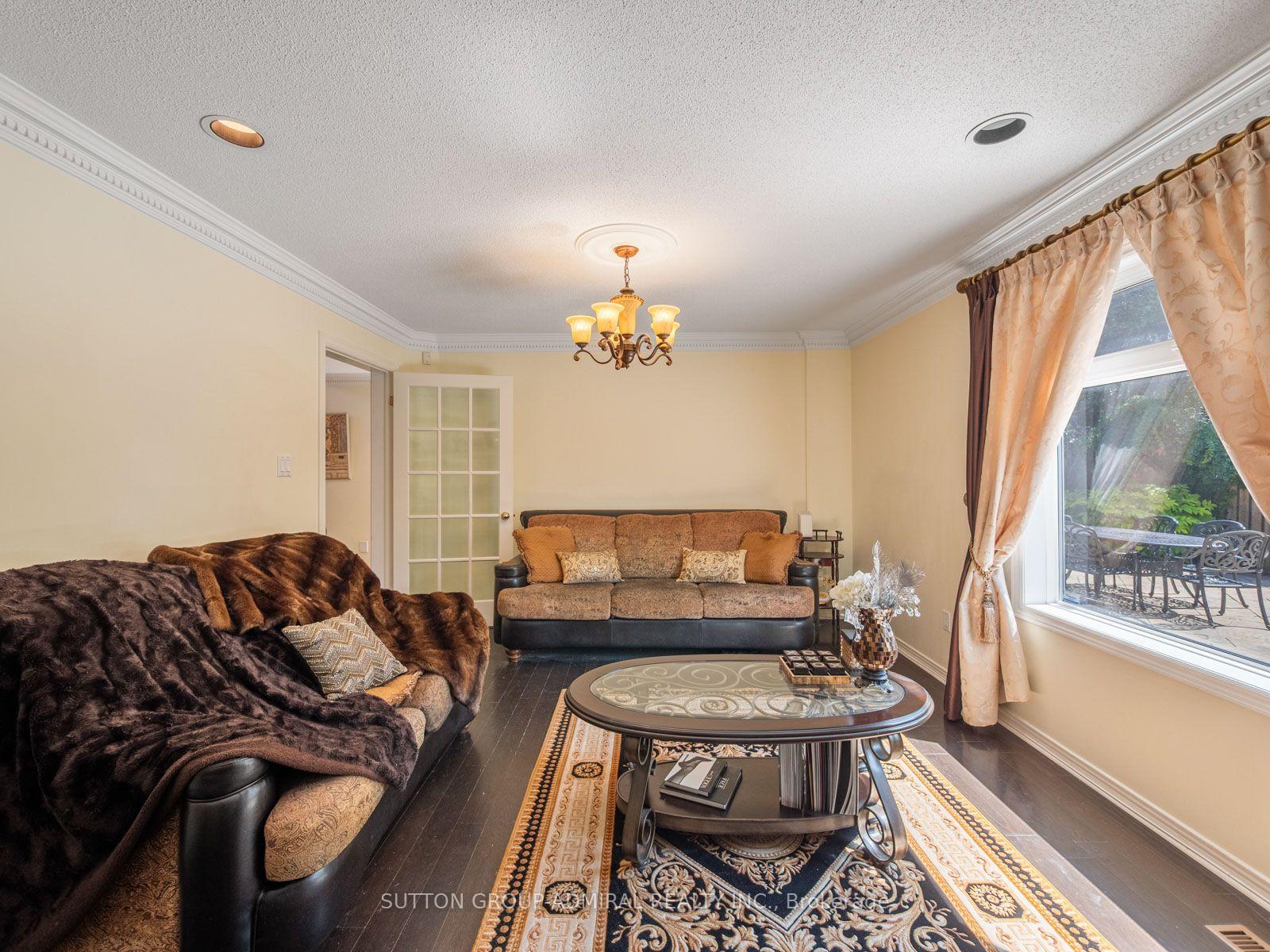 Photo 17 of 91 Robinwood Trail, Vaughan, Brownridge — HOMEH