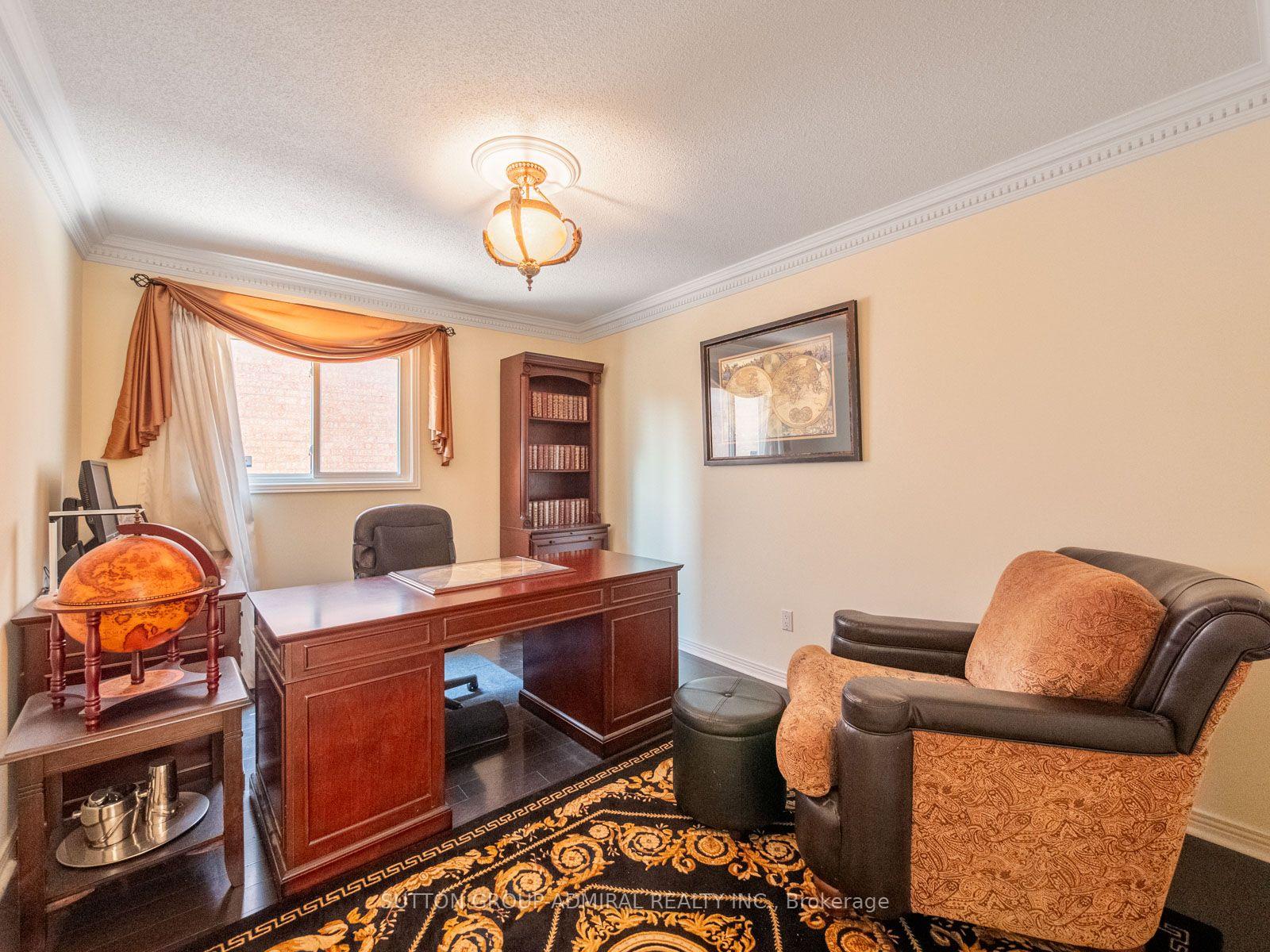 Photo 19 of 91 Robinwood Trail, Vaughan, Brownridge — HOMEH