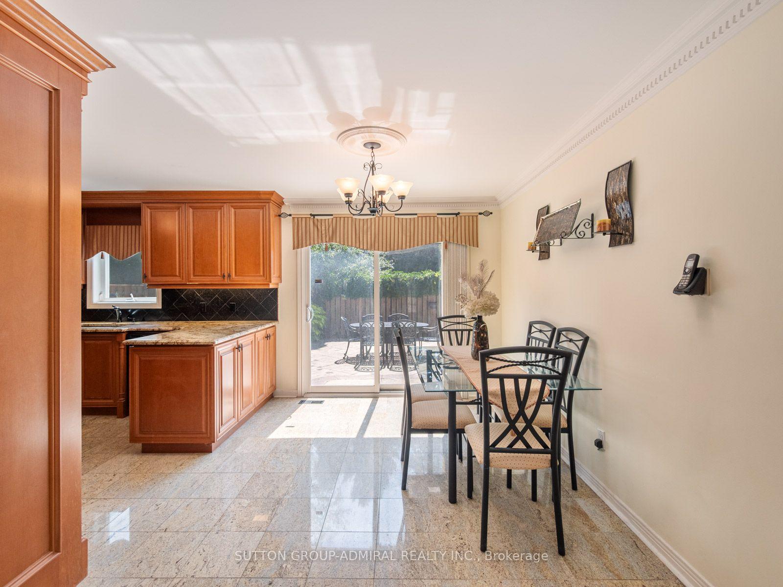 Photo 20 of 91 Robinwood Trail, Vaughan, Brownridge — HOMEH