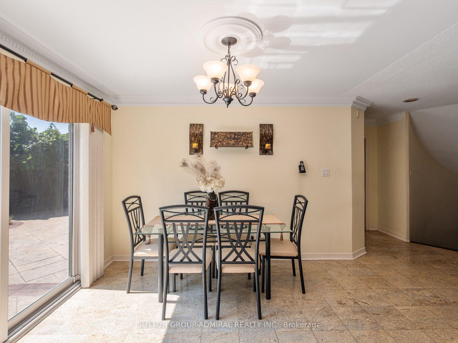 Photo 21 of 91 Robinwood Trail, Vaughan, Brownridge — HOMEH