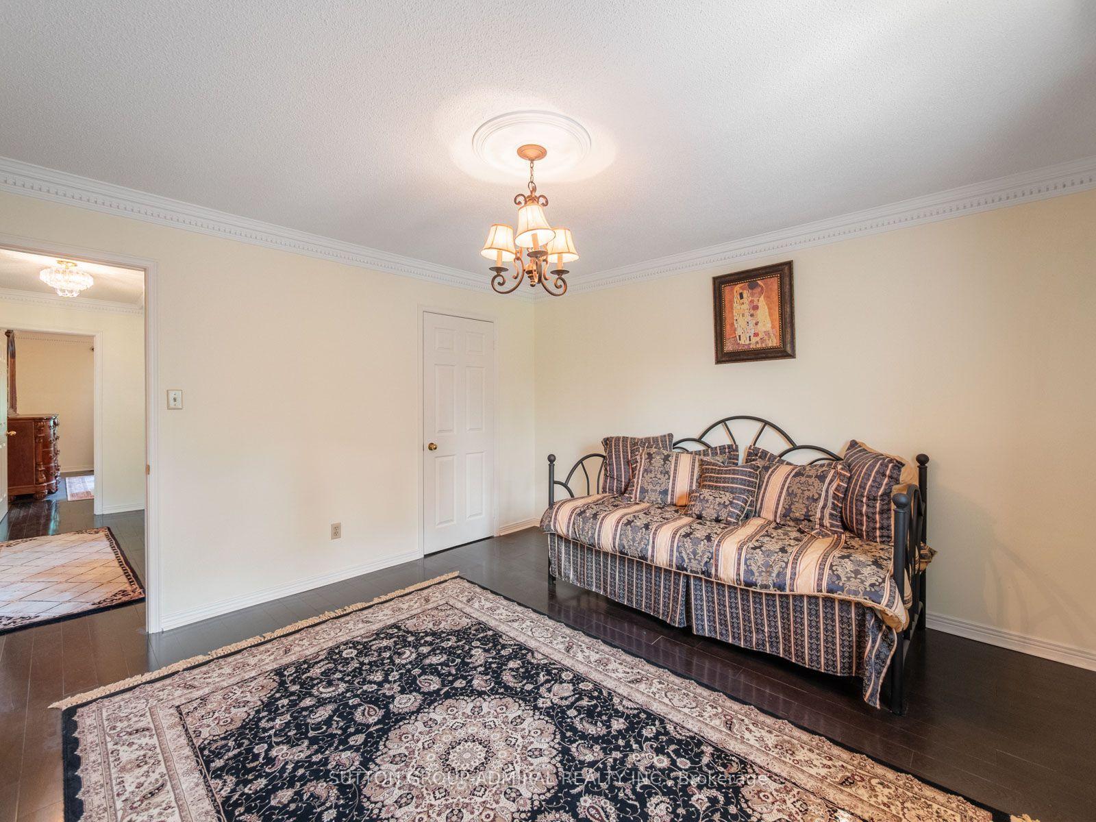 Photo 43 of 91 Robinwood Trail, Vaughan, Brownridge — HOMEH